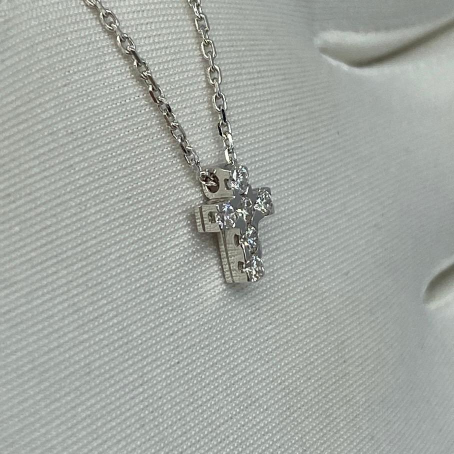 Women's or Men's Vintage Van Cleef & Arpels Mini Cross Diamond 18k White Gold Pendant Necklace
