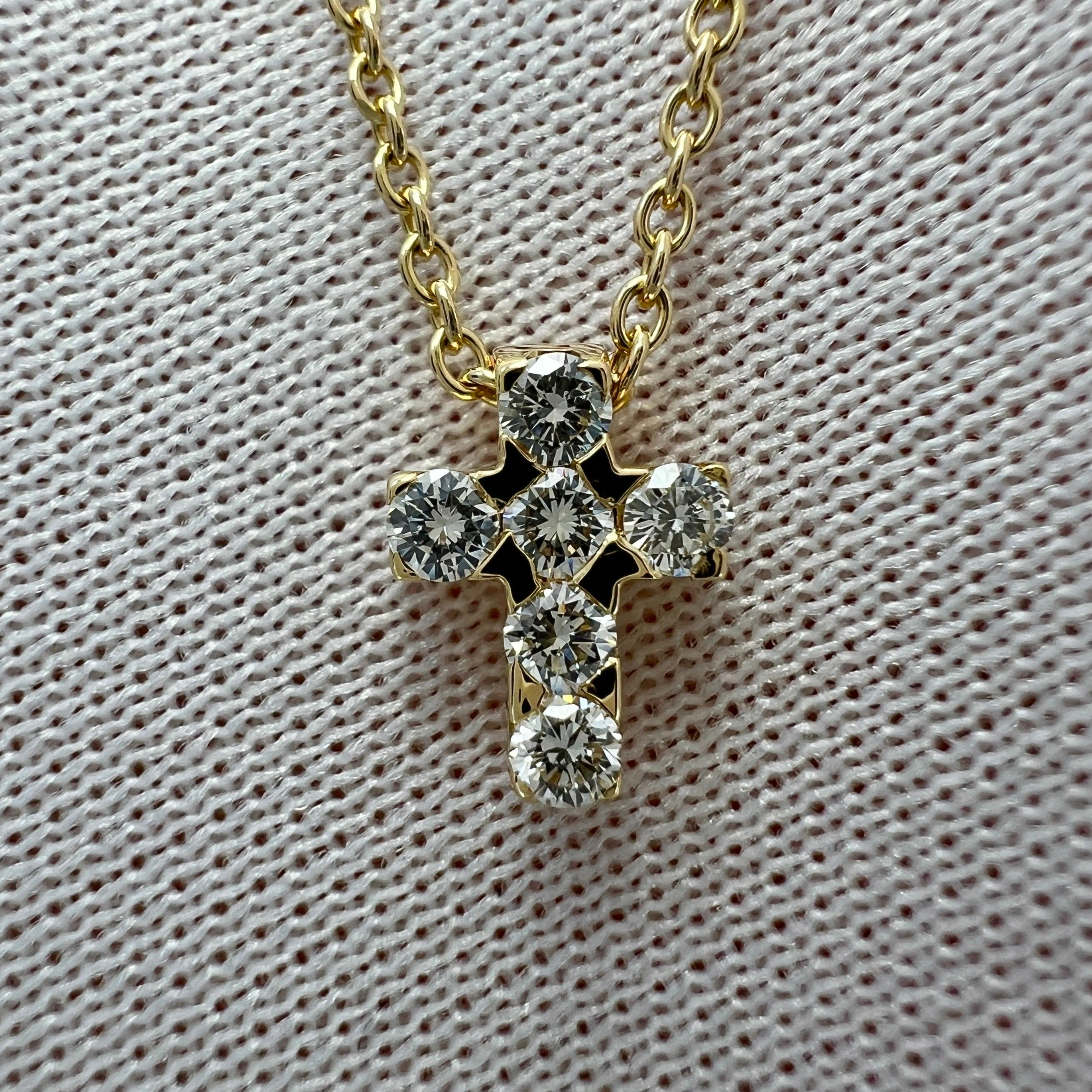 Vintage Van Cleef & Arpels Mini Cross Diamond 18k Yellow Gold Pendant Necklace For Sale 2