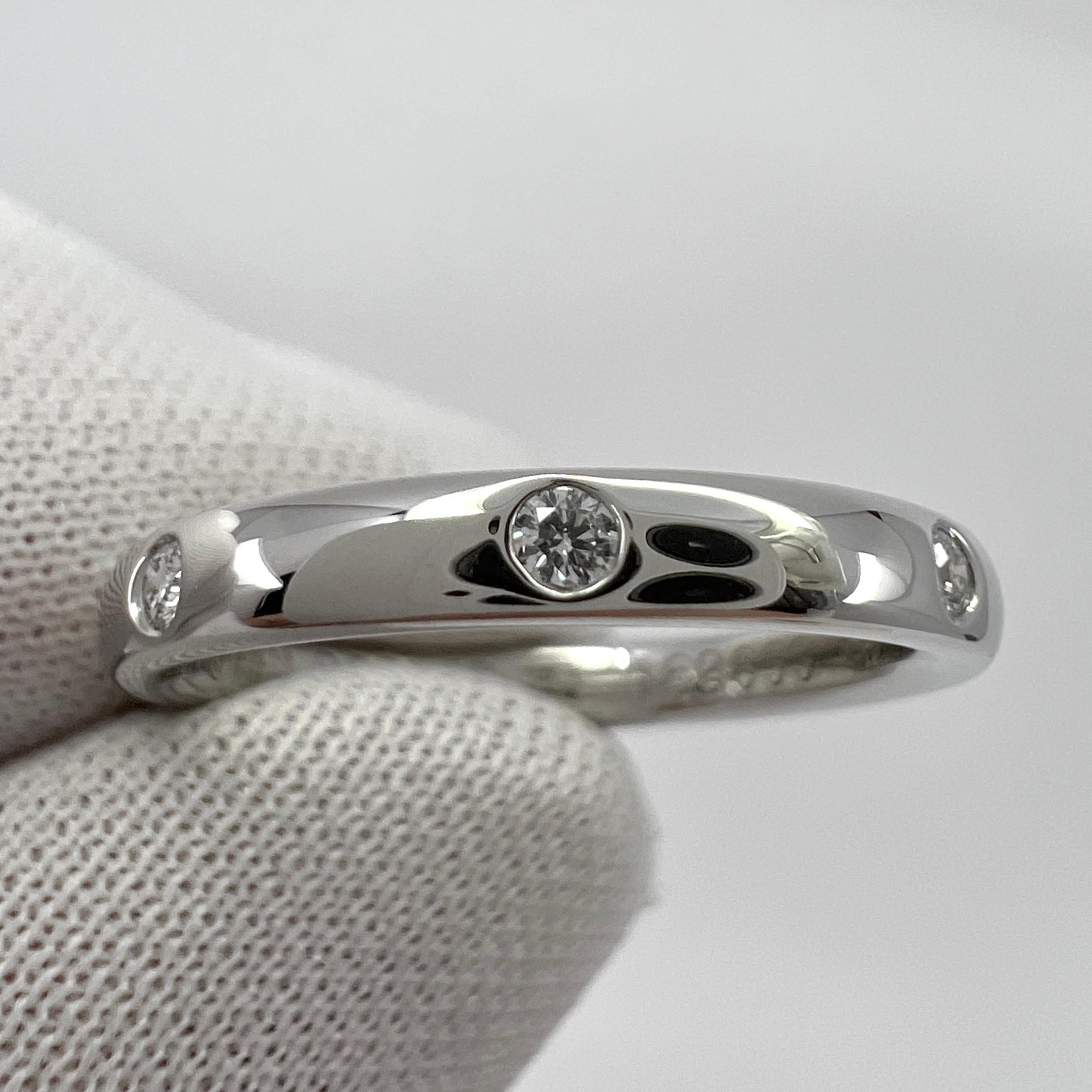 Taille ronde Vintage Van Cleef & Arpels Nature Diamond Platinum Band Etoile Ring 5.25 EU50 en vente
