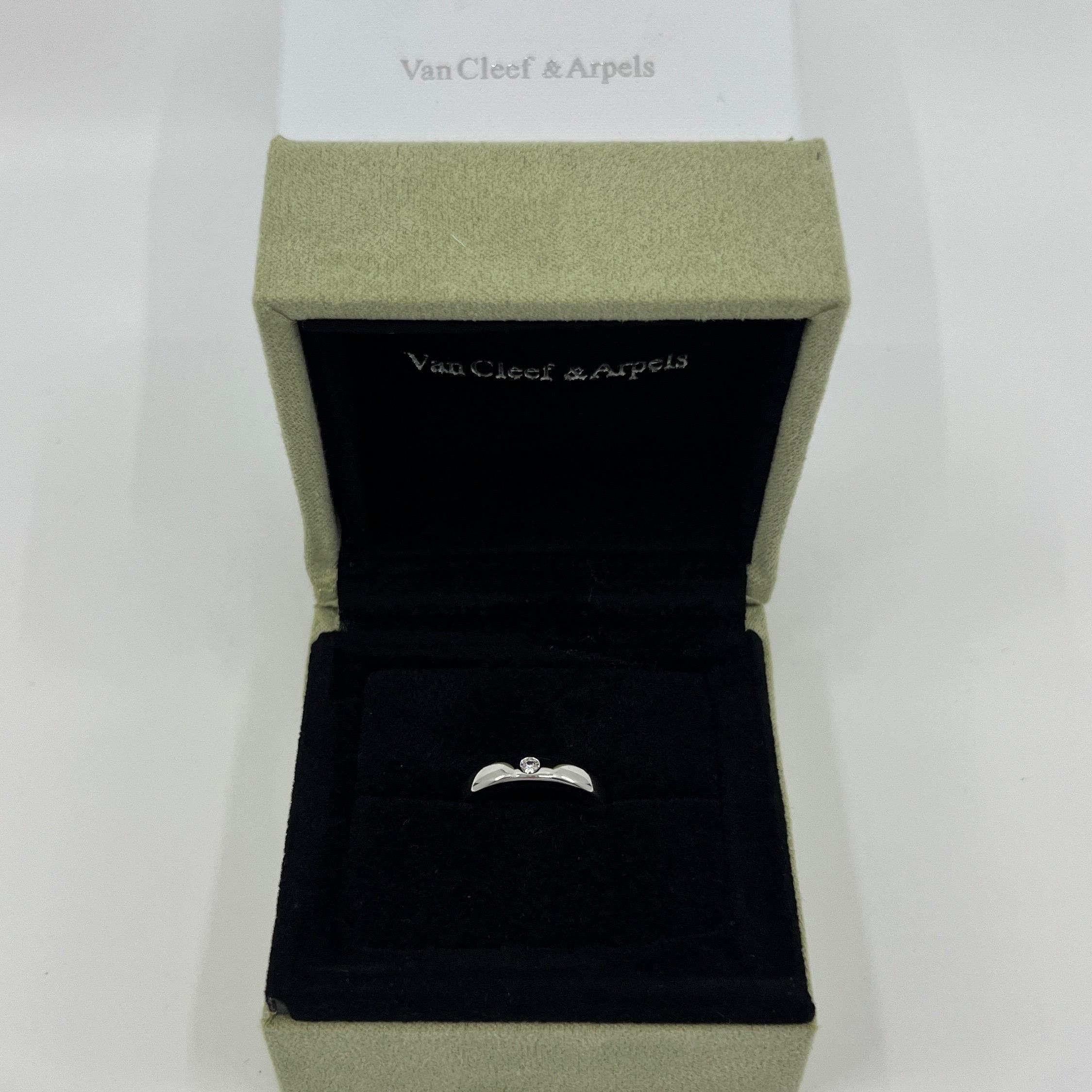Vintage Van Cleef & Arpels NY Natural Diamond Platinum Solitaire Band Ring 49 For Sale 5