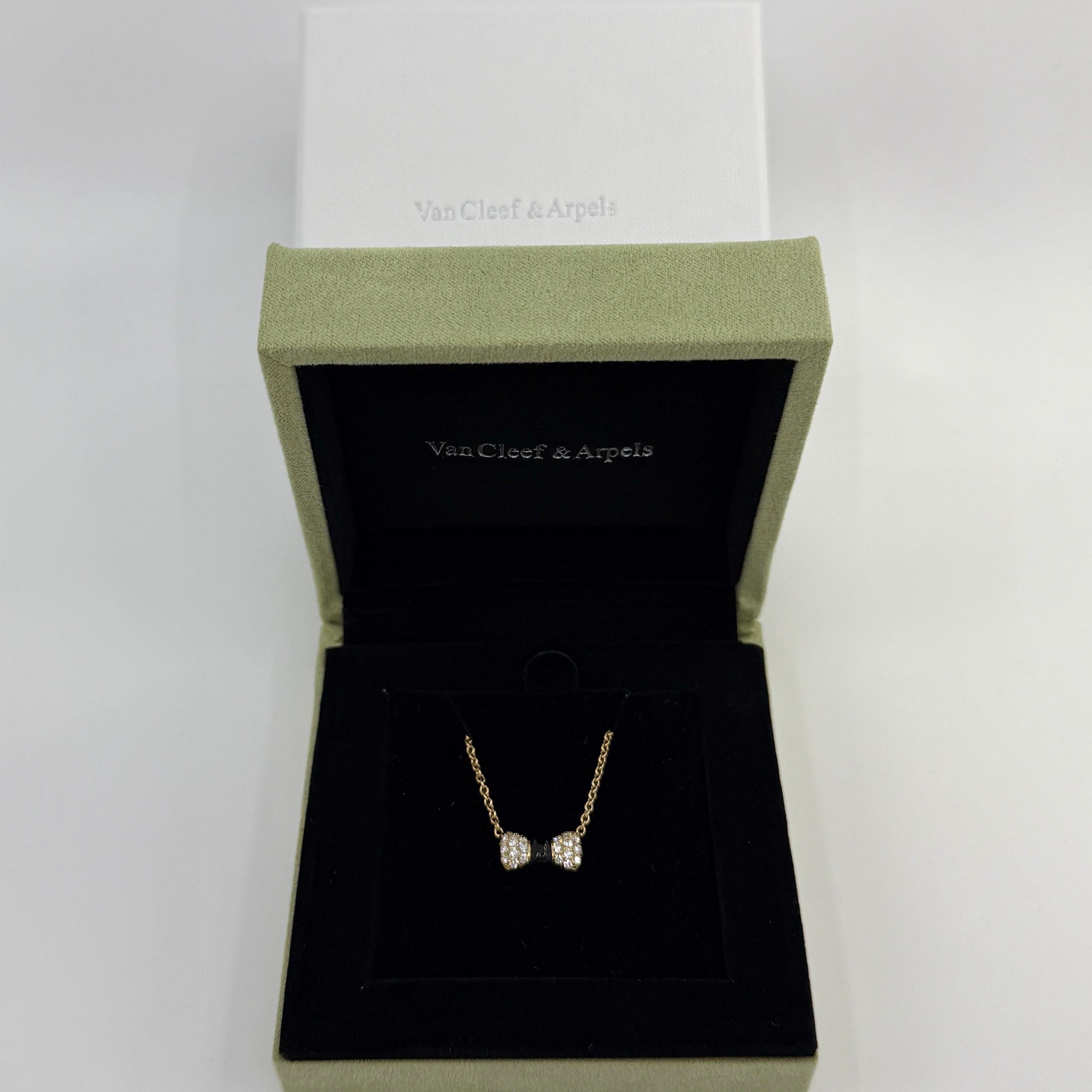 Vintage Van Cleef & Arpels Onyx Diamond 18k Yellow Gold Ribbon Pendant Necklace For Sale 5