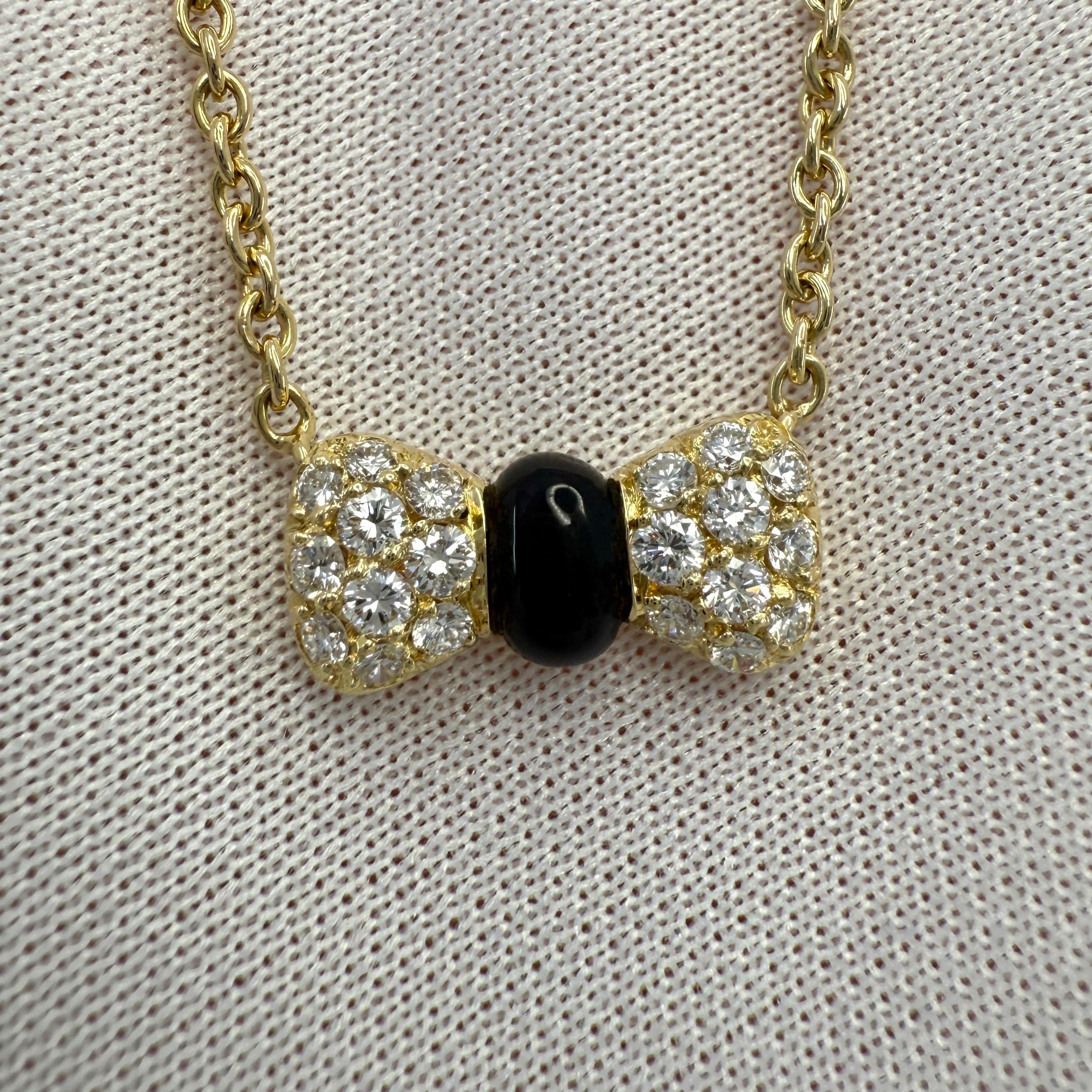Vintage Van Cleef & Arpels Onyx Diamond 18k Yellow Gold Ribbon Pendant Necklace For Sale 4