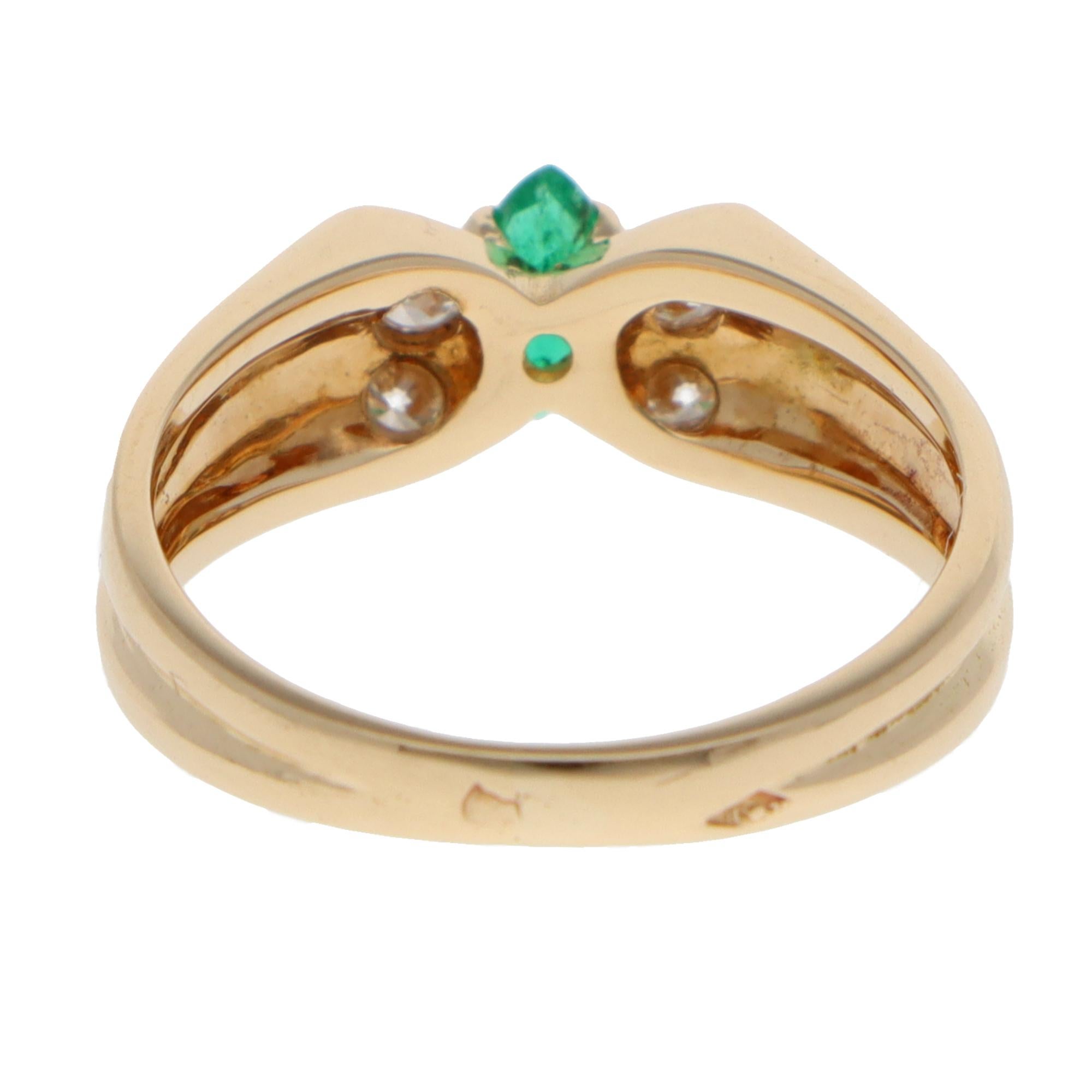 Anillo Vintage Van Cleef & Arpels Papillon Esmeralda y Diamantes Corte brillante en venta