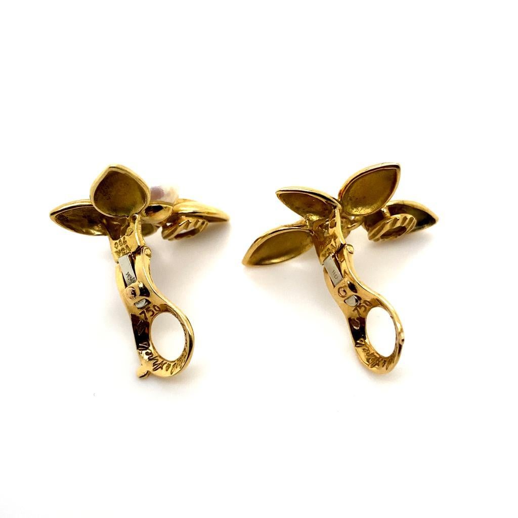 Van Cleef & Arpels Ohrringe aus 18 Karat Gelbgold mit Perlen und Perlen (Retro) im Angebot
