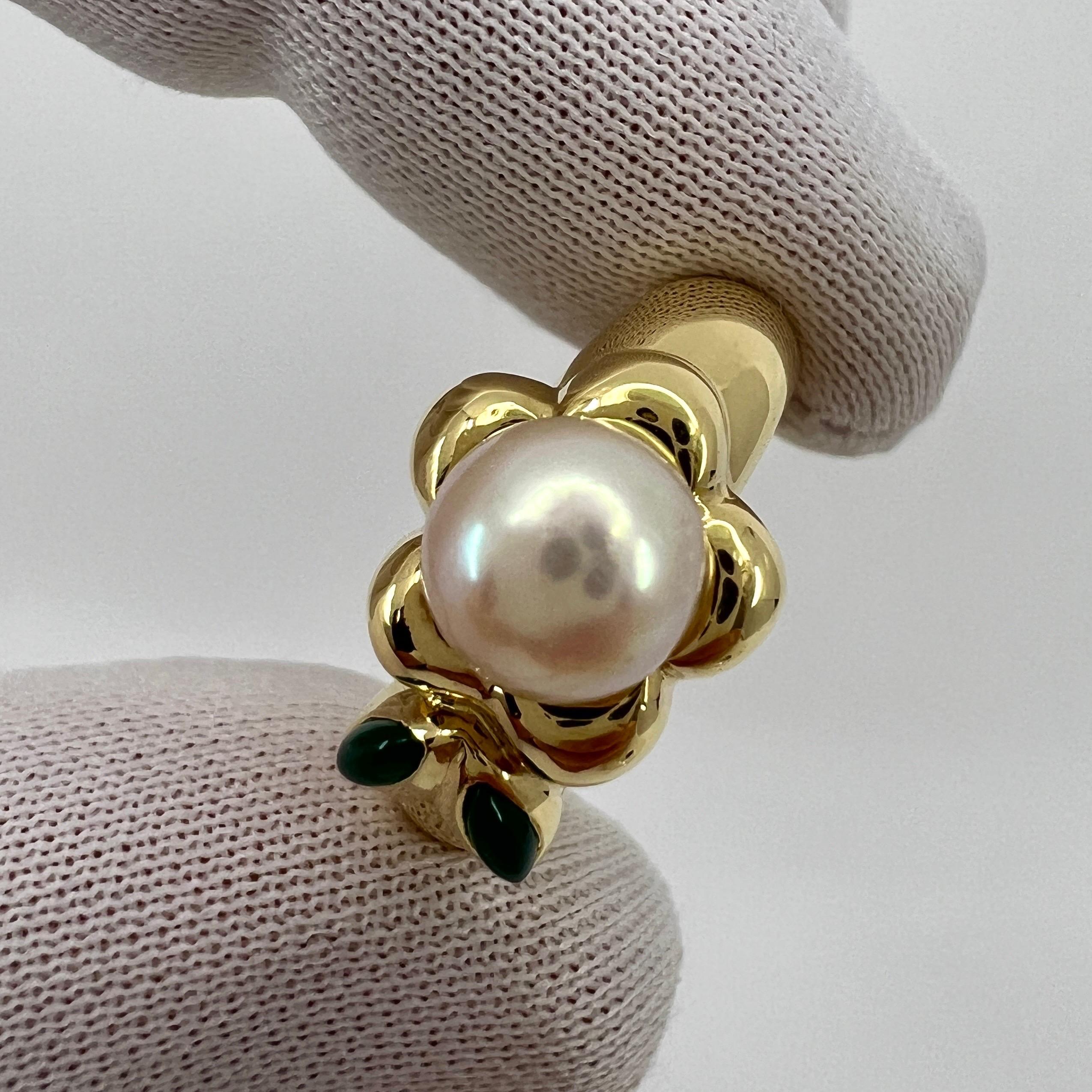 Van Cleef & Arpels, bague fleur vintage en or jaune 18 carats, calcédoine et perles, avec boîte en vente 5