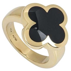 Vintage Van Cleef & Arpels Ring aus 18 Karat Gelbgold mit reinem Alhambra-Onyxblume