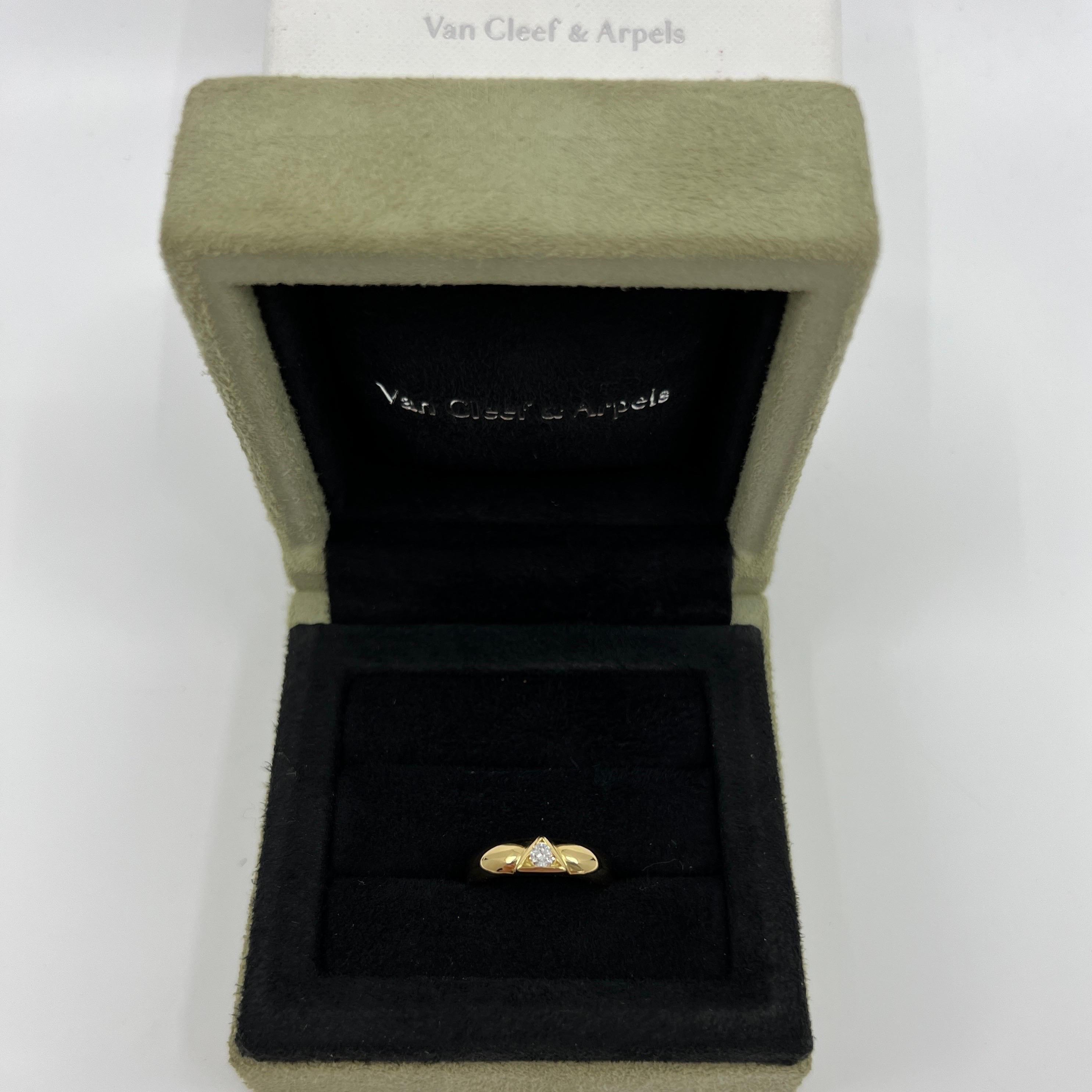 Seltener Diamant-Dreieck-Motiv-Ring aus 18 Karat Gelbgold von Van Cleef & Arpels (Rundschliff)