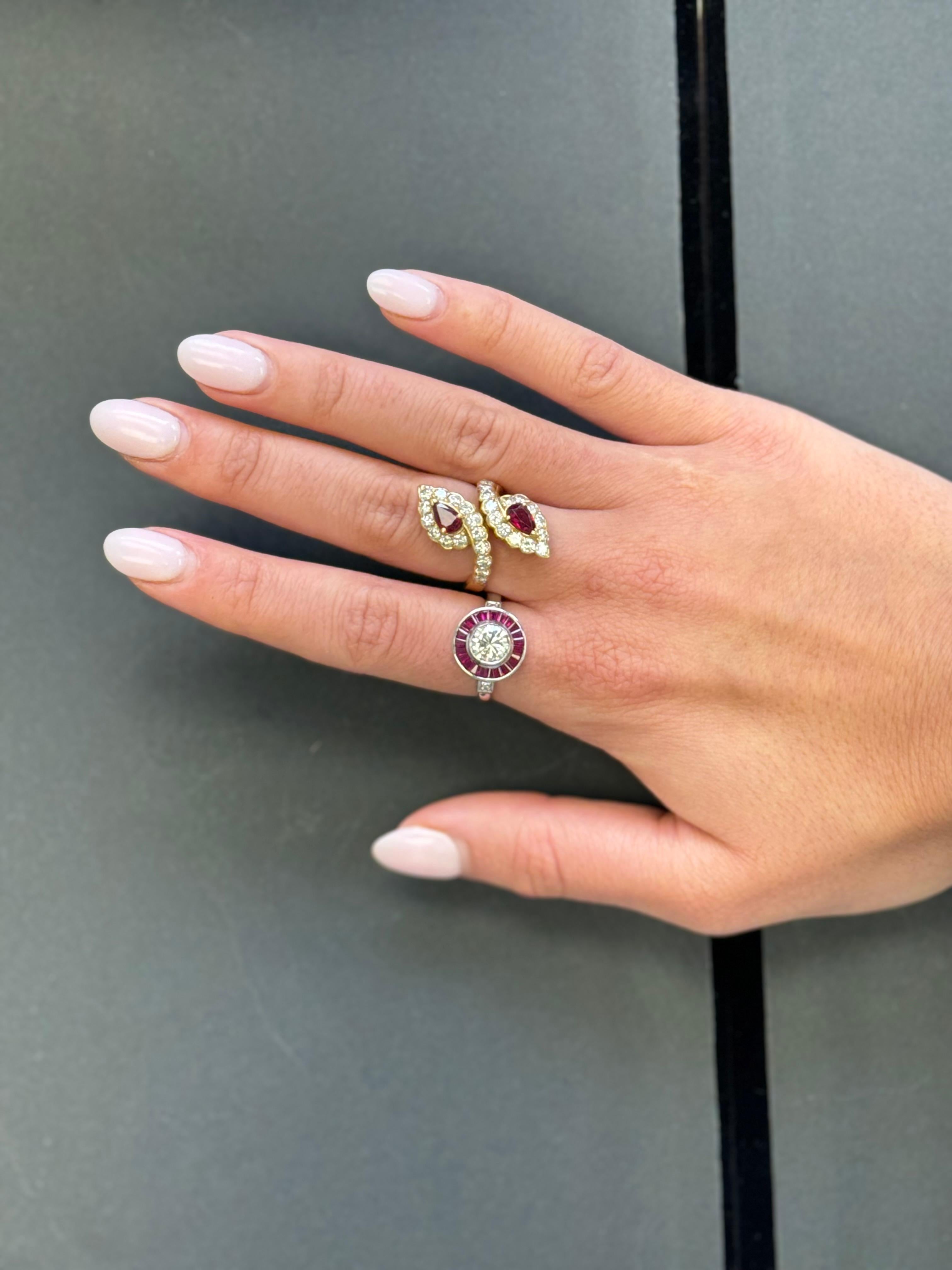 Vintage Van Cleef & Arpels Bague bypass rubis et diamants en or jaune 18K en vente 10