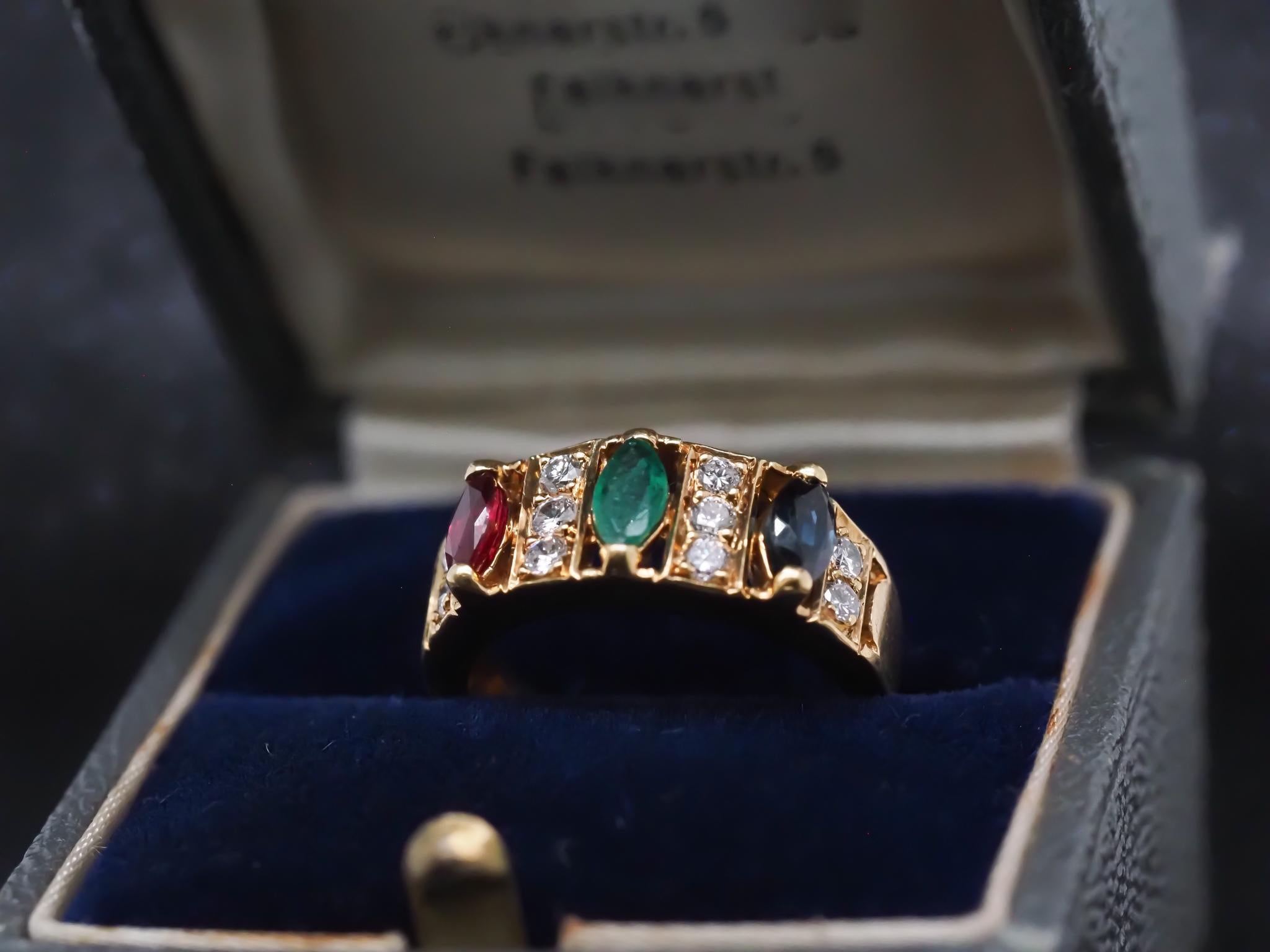 Brilliant Cut Vintage Van Cleef & Arpels Ruby Sapphire Emerald & Diamond Ring For Sale