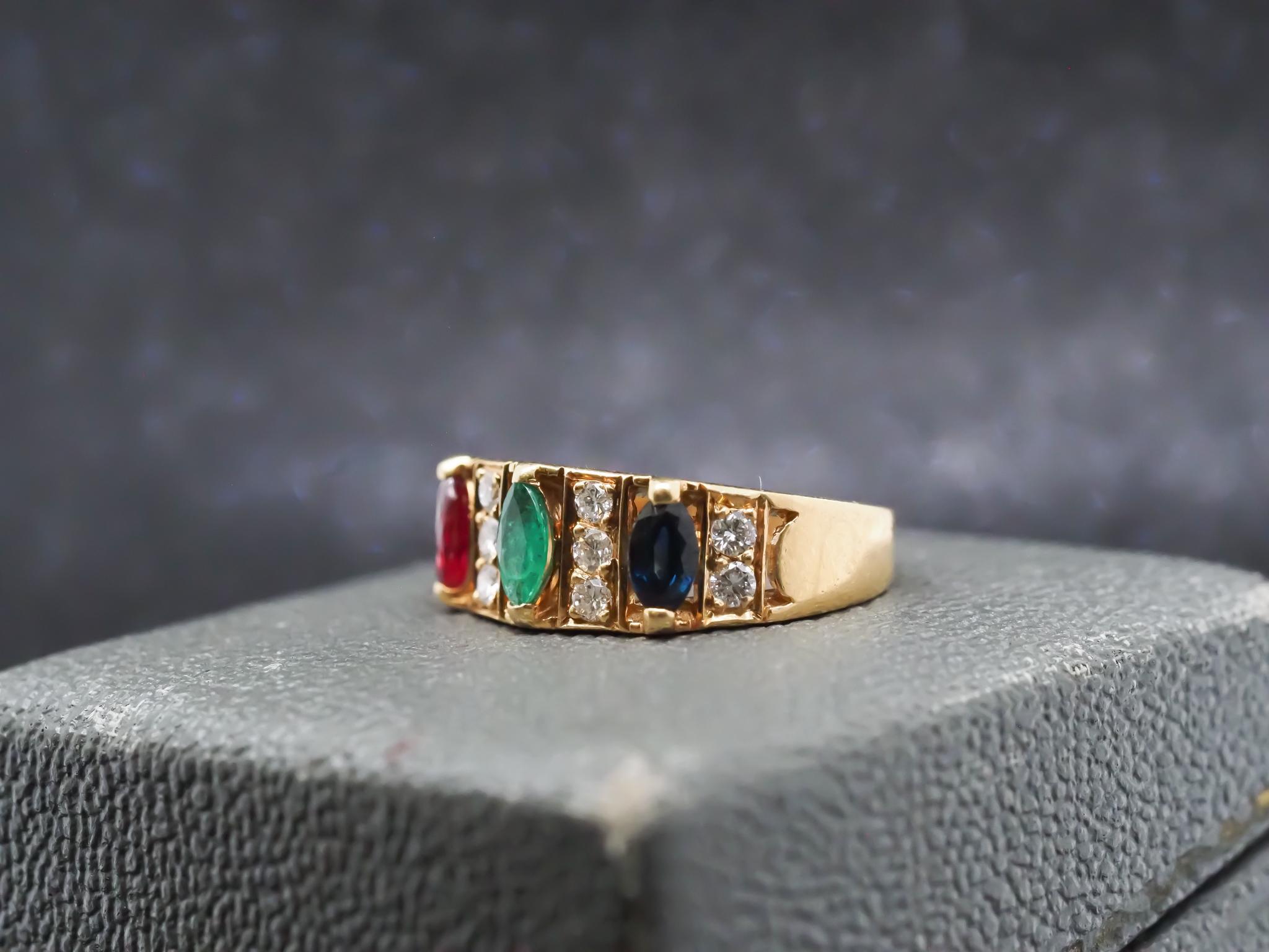 Vintage Van Cleef & Arpels Ruby Sapphire Emerald & Diamond Ring In Good Condition For Sale In Hicksville, NY