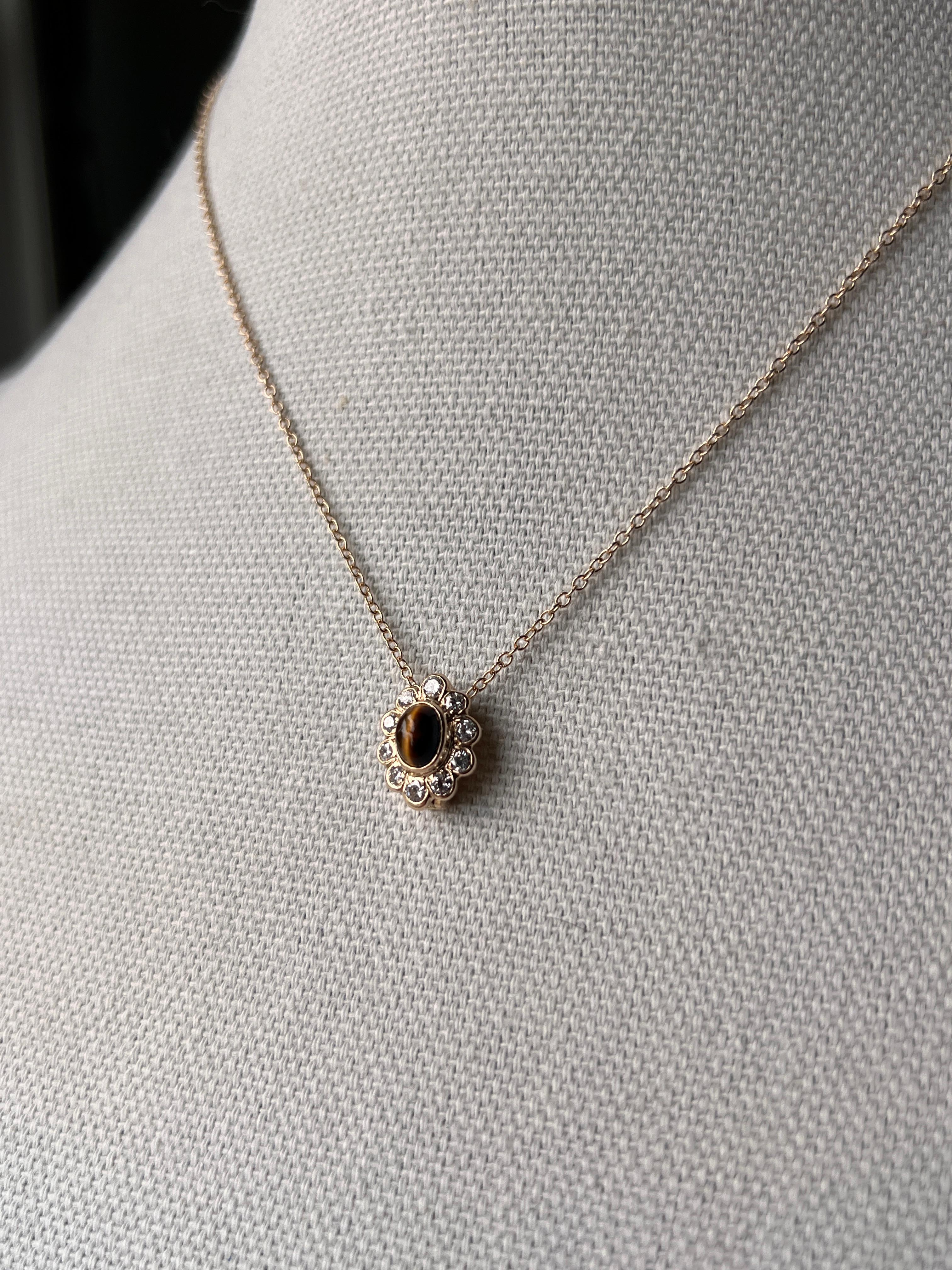 Contemporain Vintage Van Cleef & Arpels Collier pendentif œil de tigre et diamant en or jaune 14k en vente