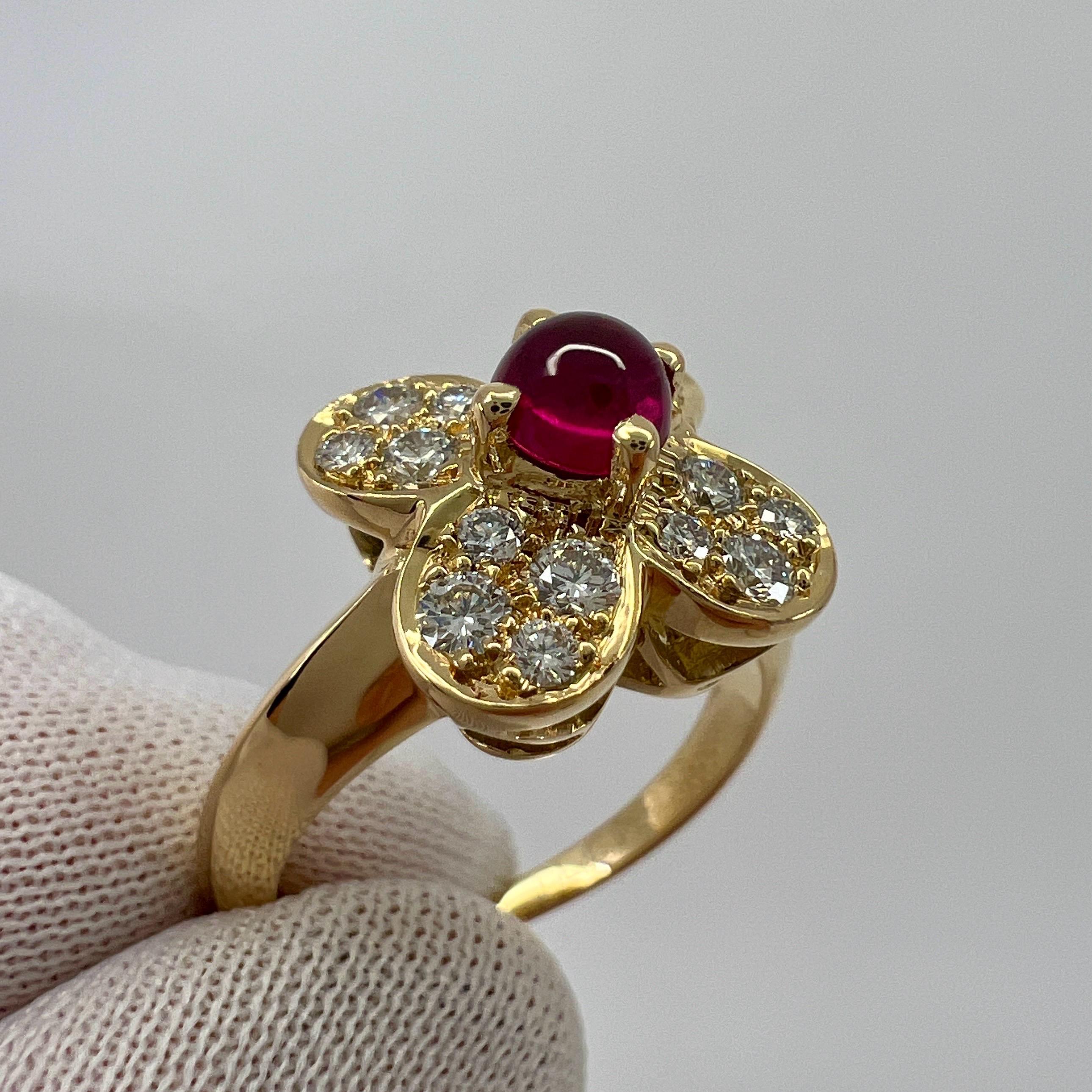 Vintage Van Cleef & Arpels Vivid Red Ruby & Diamond Trefle Alhambra Flower Ring In Excellent Condition In Birmingham, GB