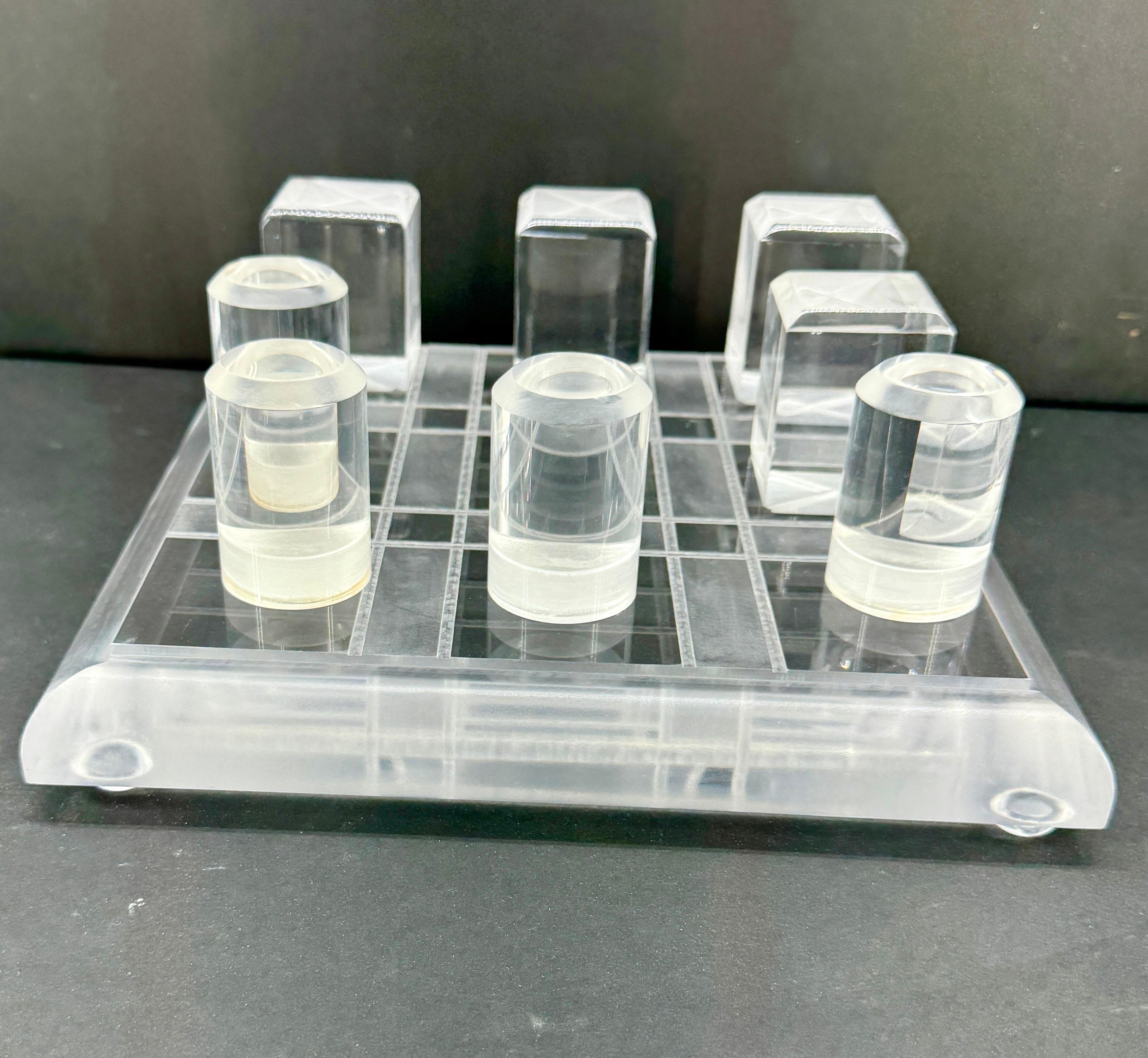 Vintage Van Teal Lucite Tic Tac Toe Set, Circa 1970 In Good Condition For Sale In Haddonfield, NJ