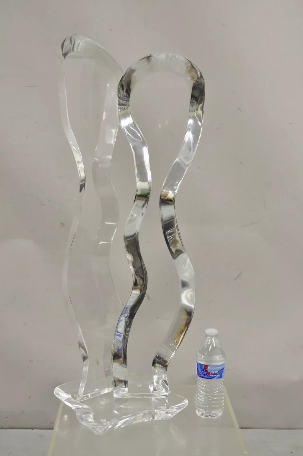 Vintage Van Teal Escultura de mediados de siglo Lucite Acrílico Escultura de pareja 113/300. Finales del siglo XX. Medidas: 33