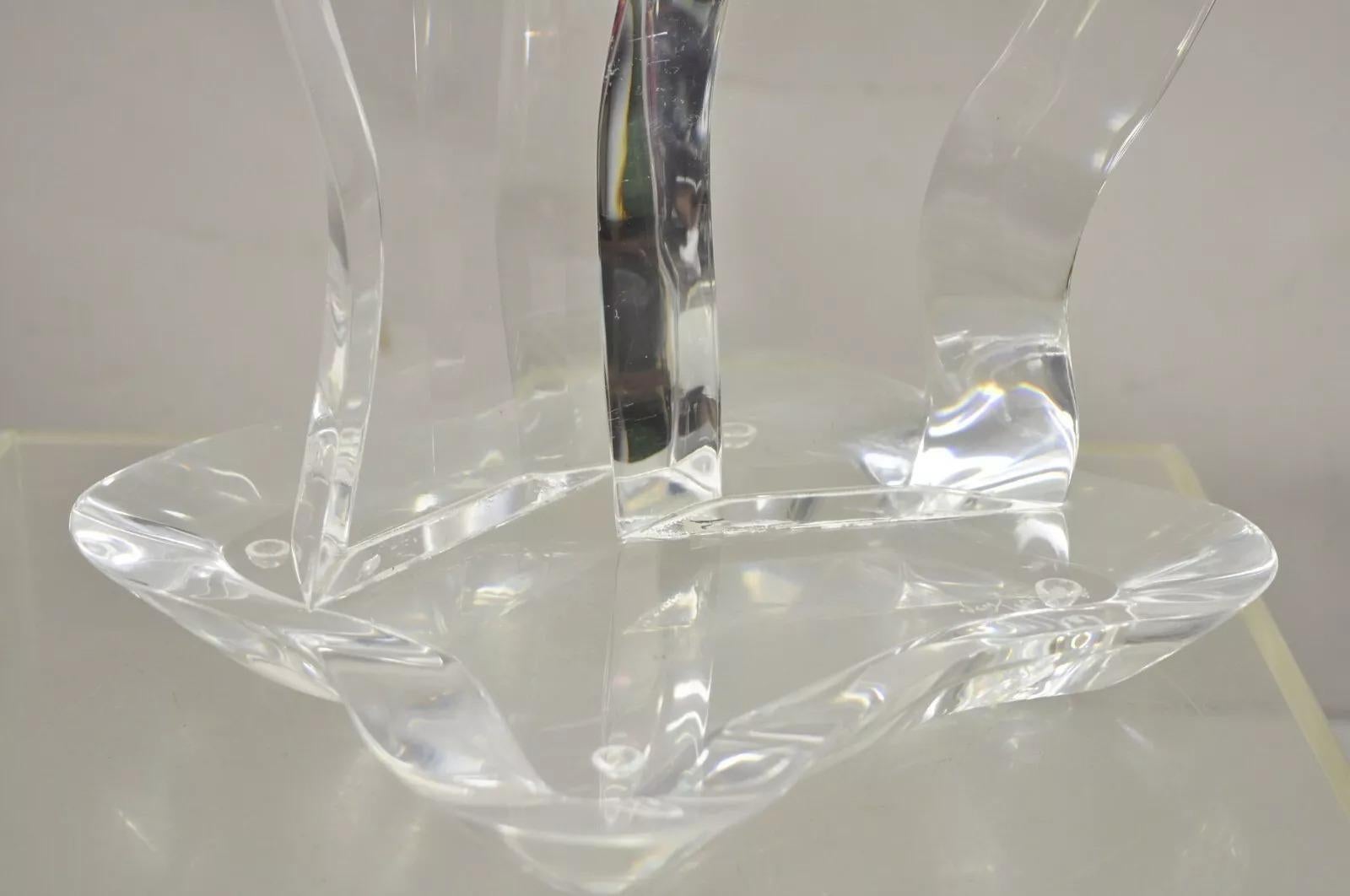 Vintage Van Teal Escultura de mediados de siglo Lucite Acrílico Personas Pareja Escultura siglo XX en venta