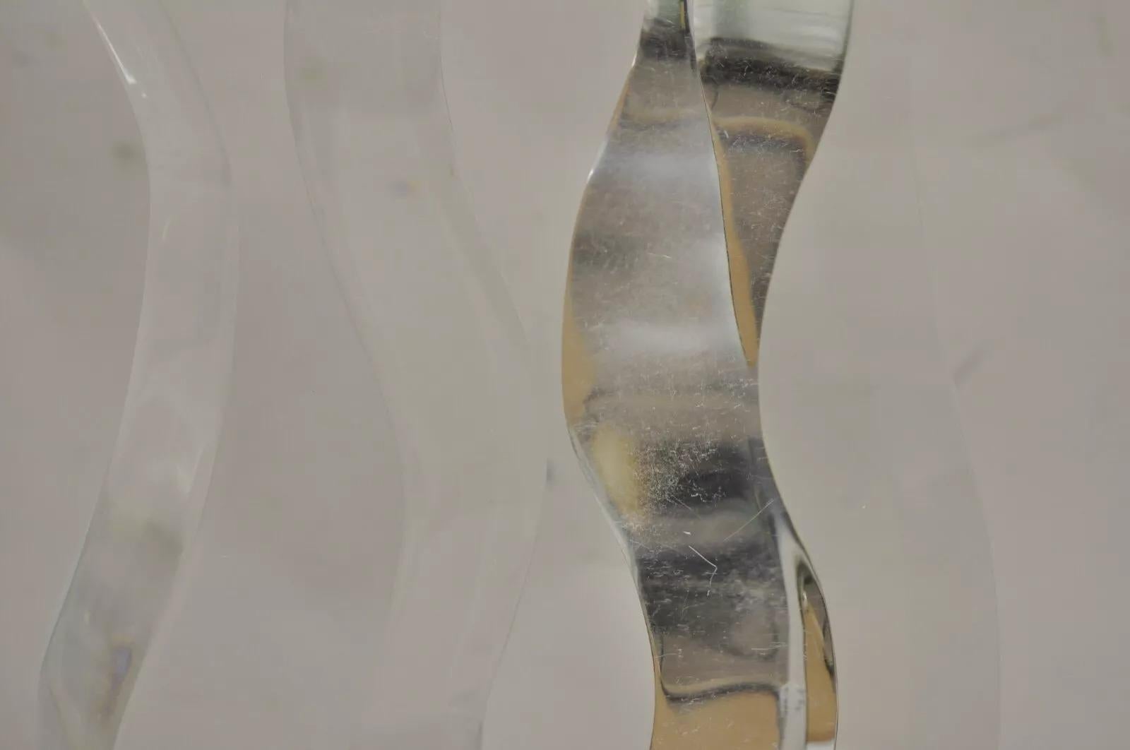 Vintage Van Teal Mid Century Sculptural Lucite Acrylic People Sculpture in vendita 1