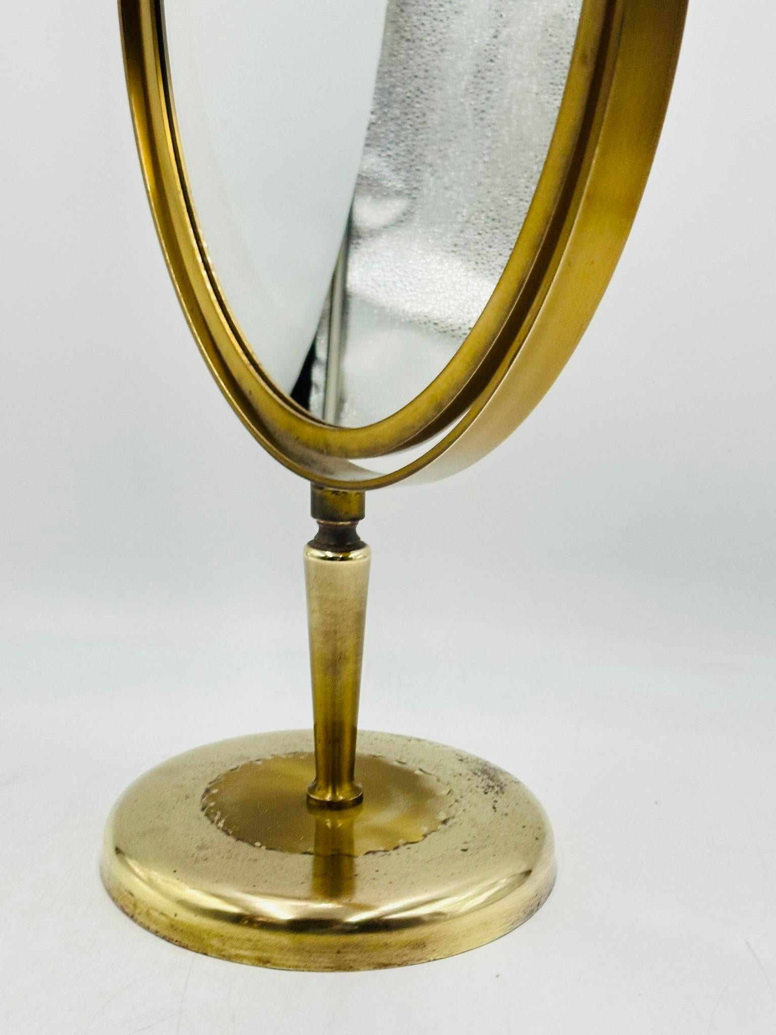 Miroir de courtoisie vintage avec  Cadre en laiton et miroir Dual par Charles Hollis Jones en vente 4
