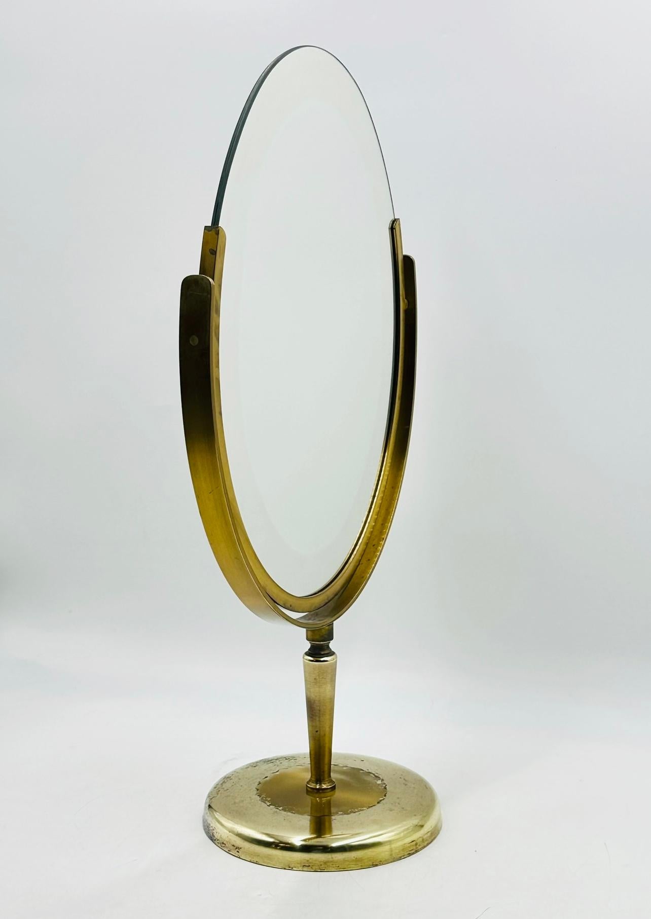 Mid-Century Modern Miroir de courtoisie vintage avec  Cadre en laiton et miroir Dual par Charles Hollis Jones en vente