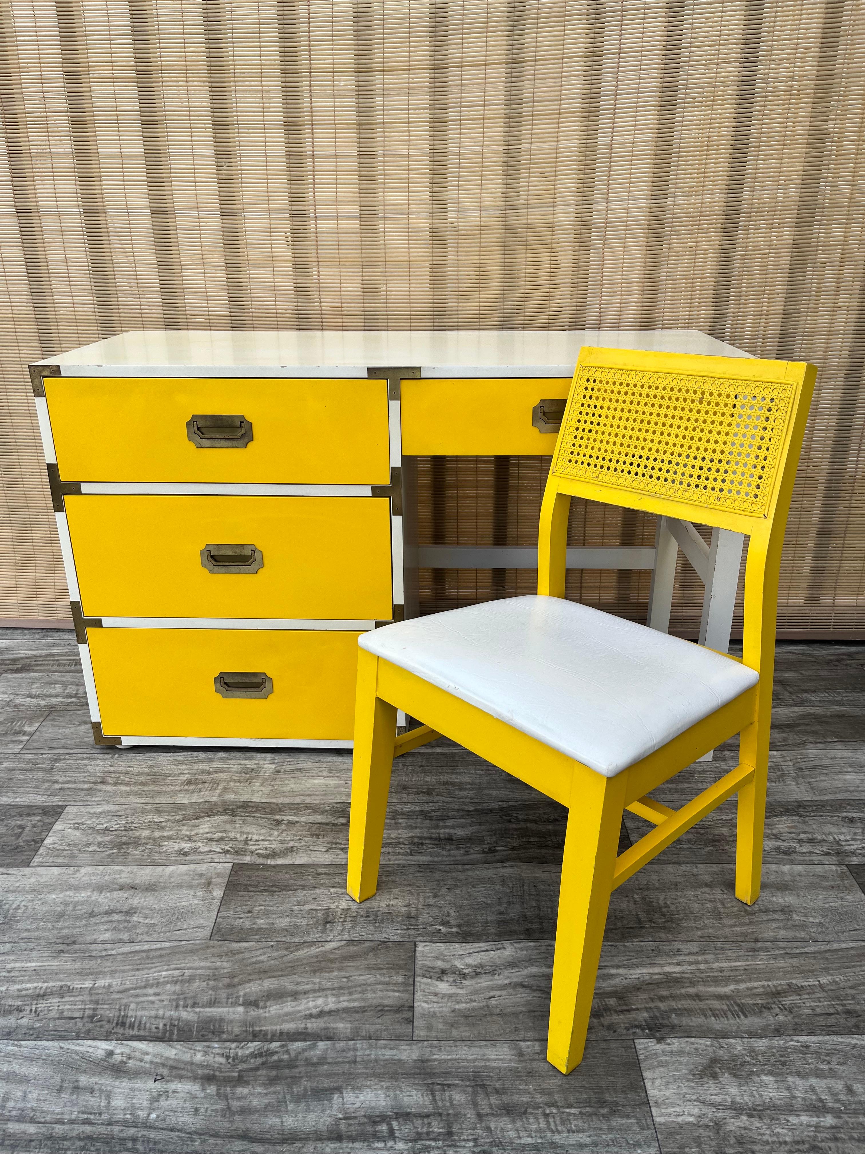Mid-20th Century Vintage Vanity / Writing Desk With Chair by Morris of California. Circa 1960s For Sale