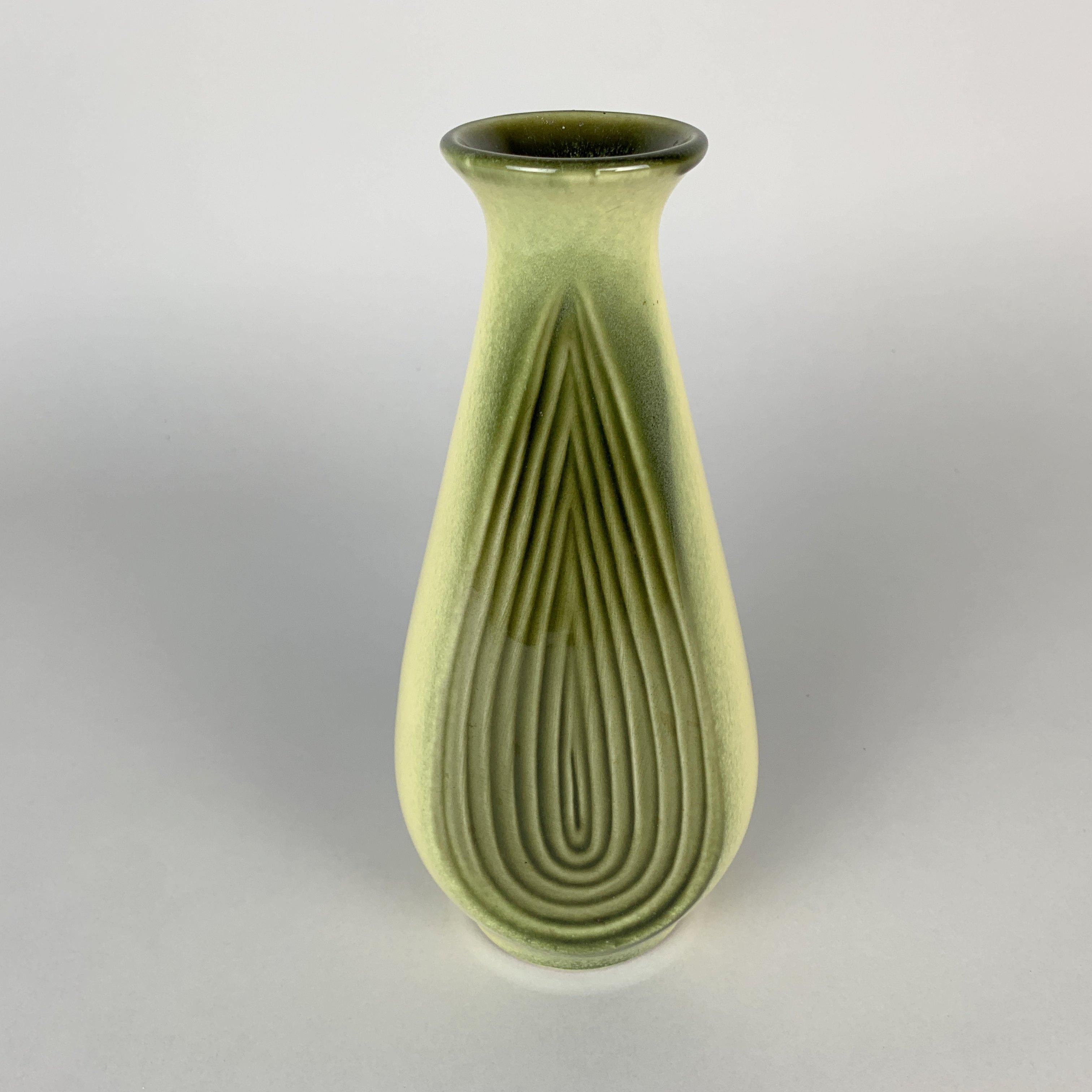 Vintage vase made by Ditmar Urbach in Czechoslovakia in 1960s. Very good vintage condition.