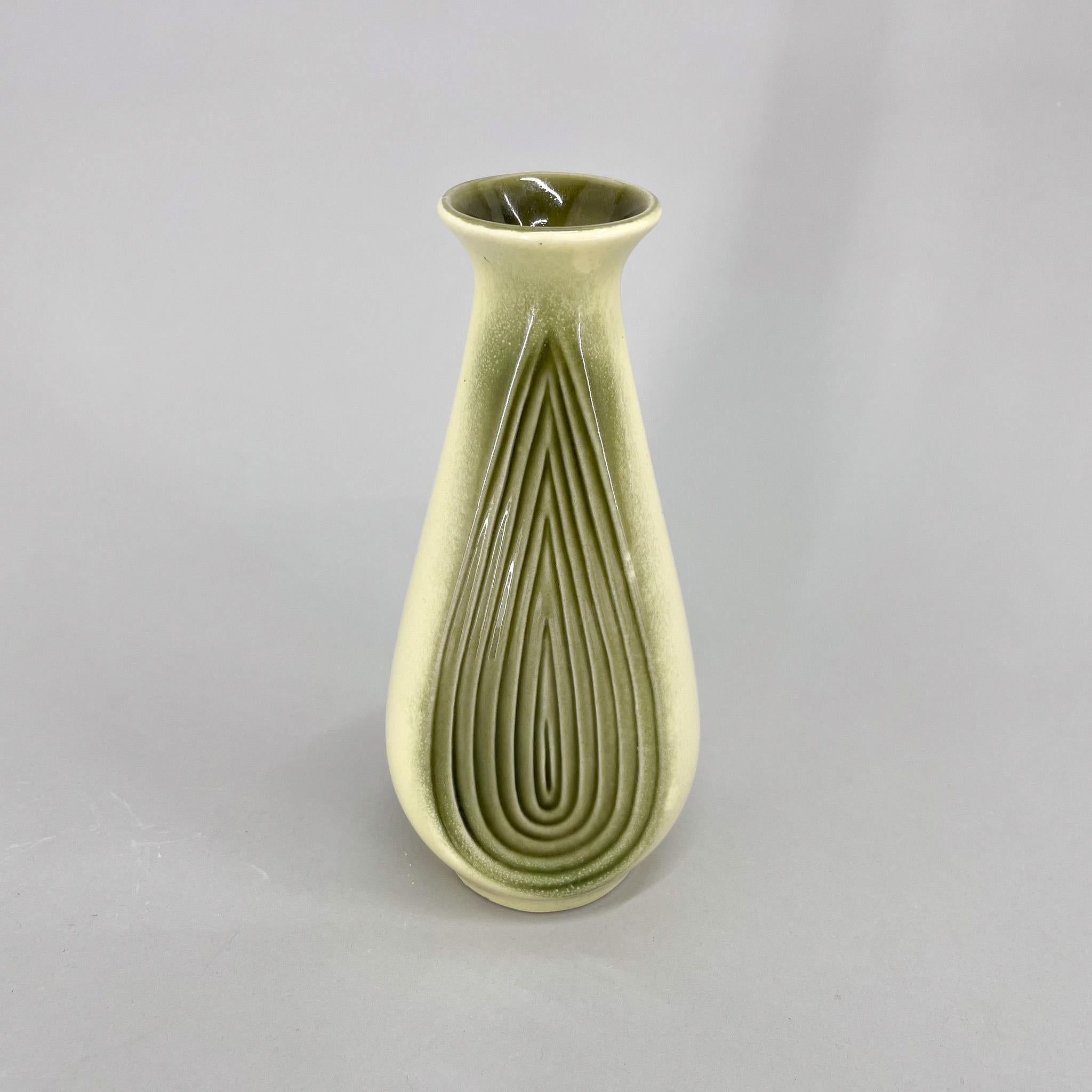 Vintage-Vase von Ditmar Urbach, Tschechoslowakei, 1960er Jahre  (Moderne der Mitte des Jahrhunderts) im Angebot