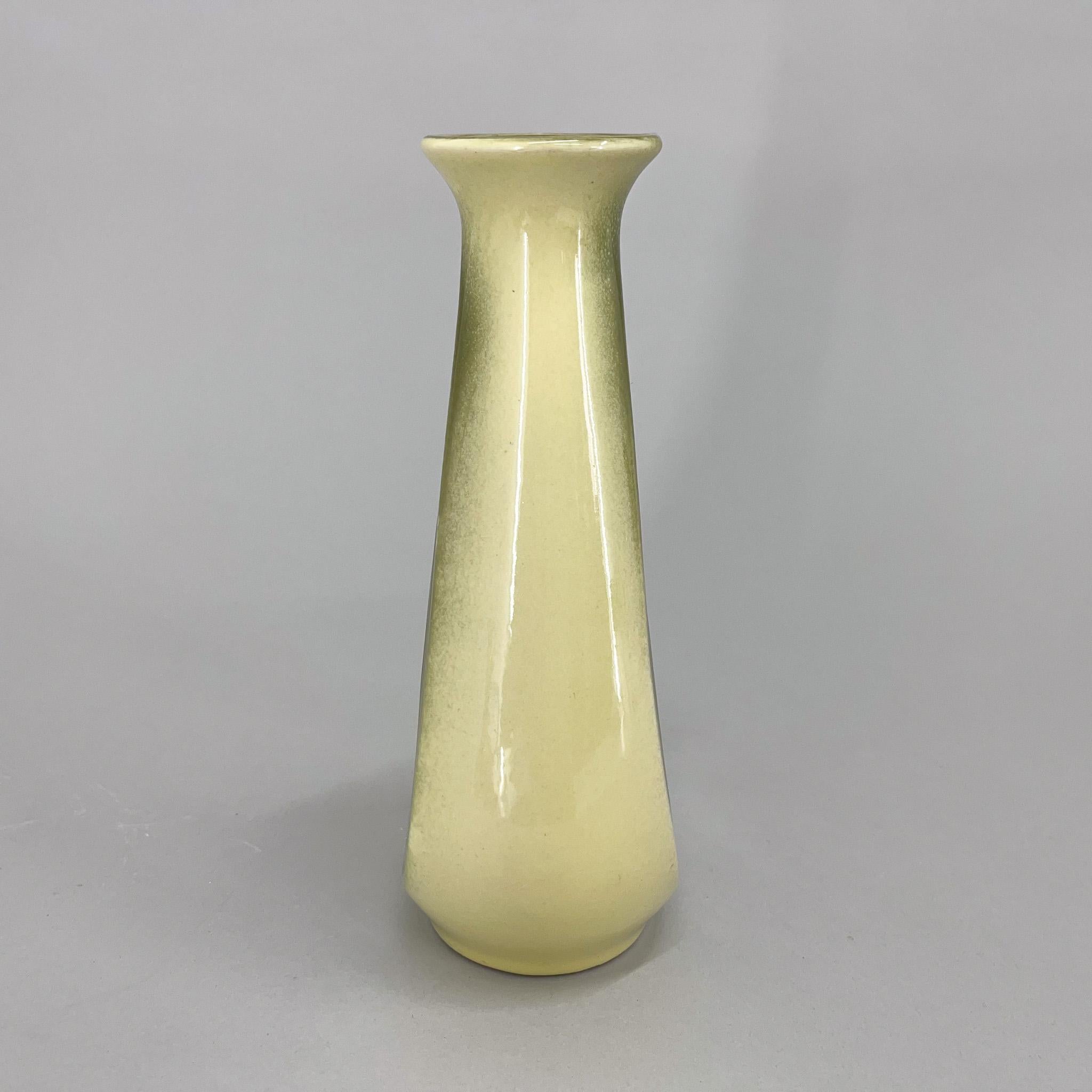 Vintage-Vase von Ditmar Urbach, Tschechoslowakei, 1960er Jahre  (20. Jahrhundert) im Angebot
