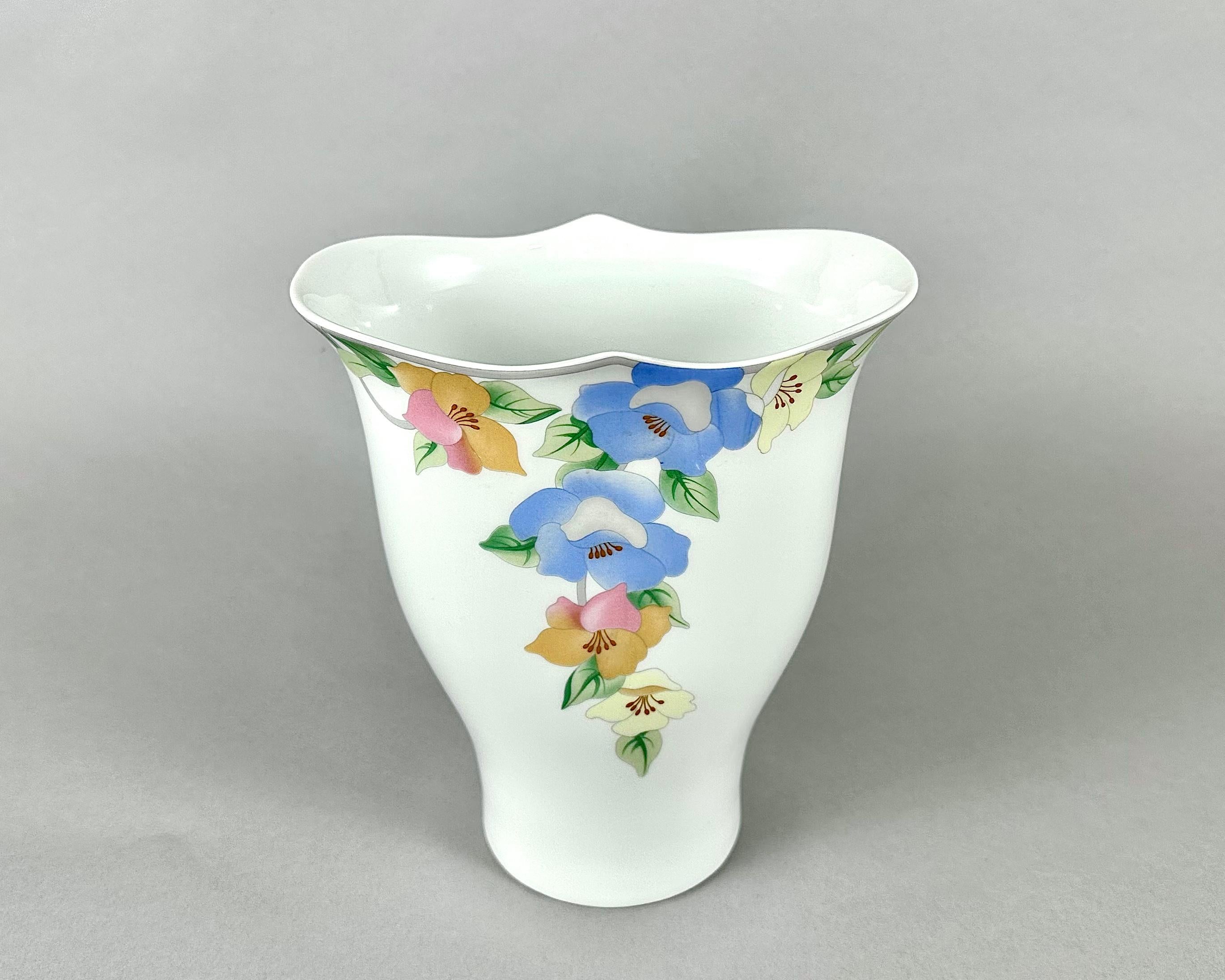 Vintage-Vase von Schumann Arzberg, Blumendesign, Bayern, Deutschland (Porzellan) im Angebot