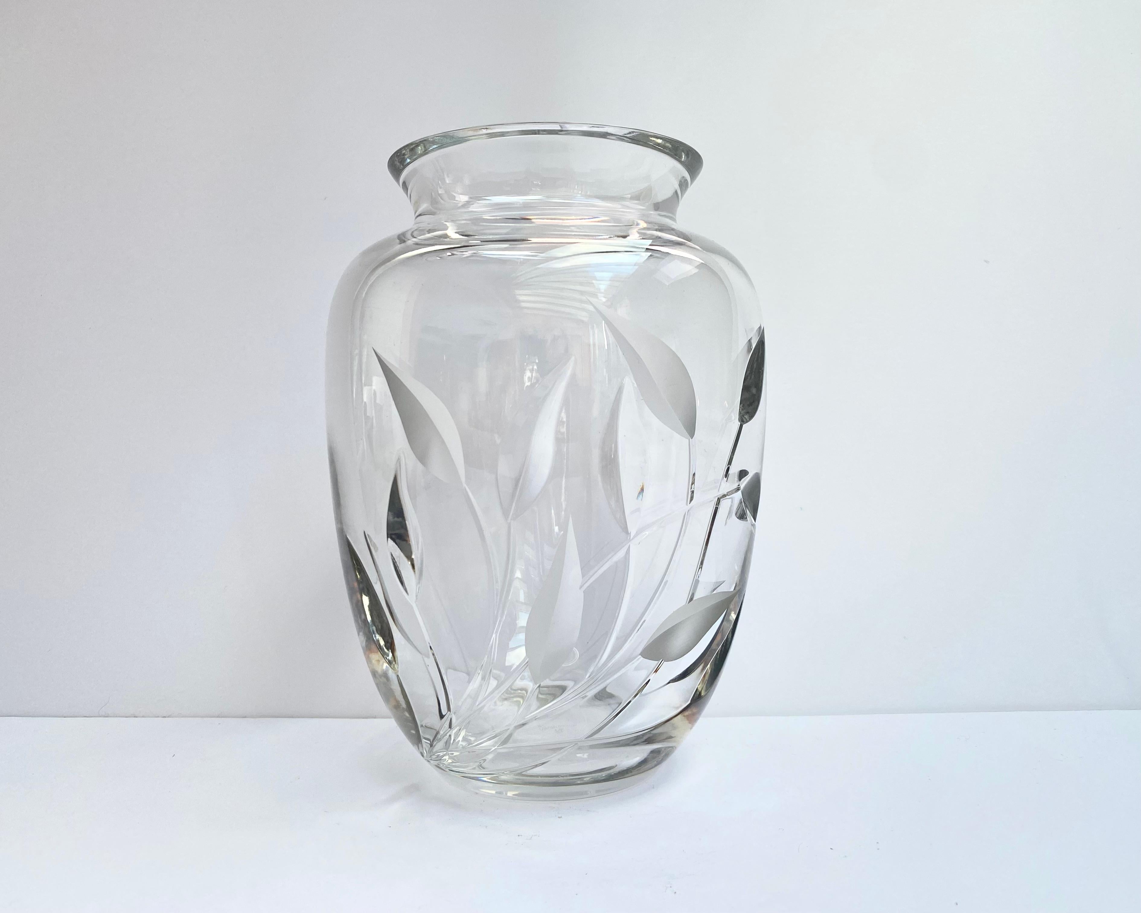 Vintage Vase For Flowers In Hand-Carved Crystal, Nachtmann, Germany, 1970s In Excellent Condition For Sale In Bastogne, BE