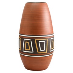 Vase vintage en céramique travaillée à la main marqué 45-40, excellent état