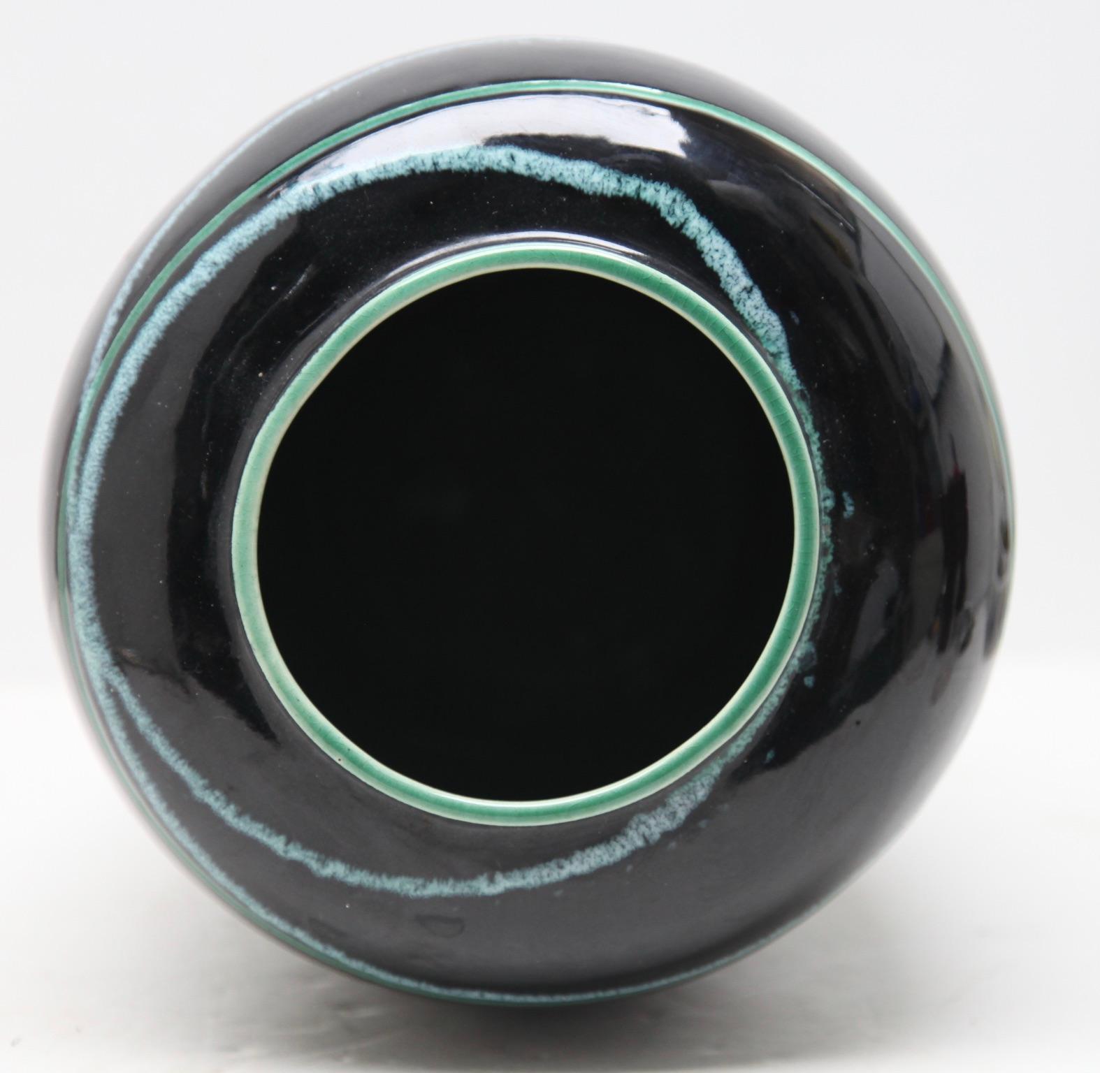XX secolo Vaso d'epoca marcato con il numero della serie straniera 239-30 Condizioni eccellenti in vendita