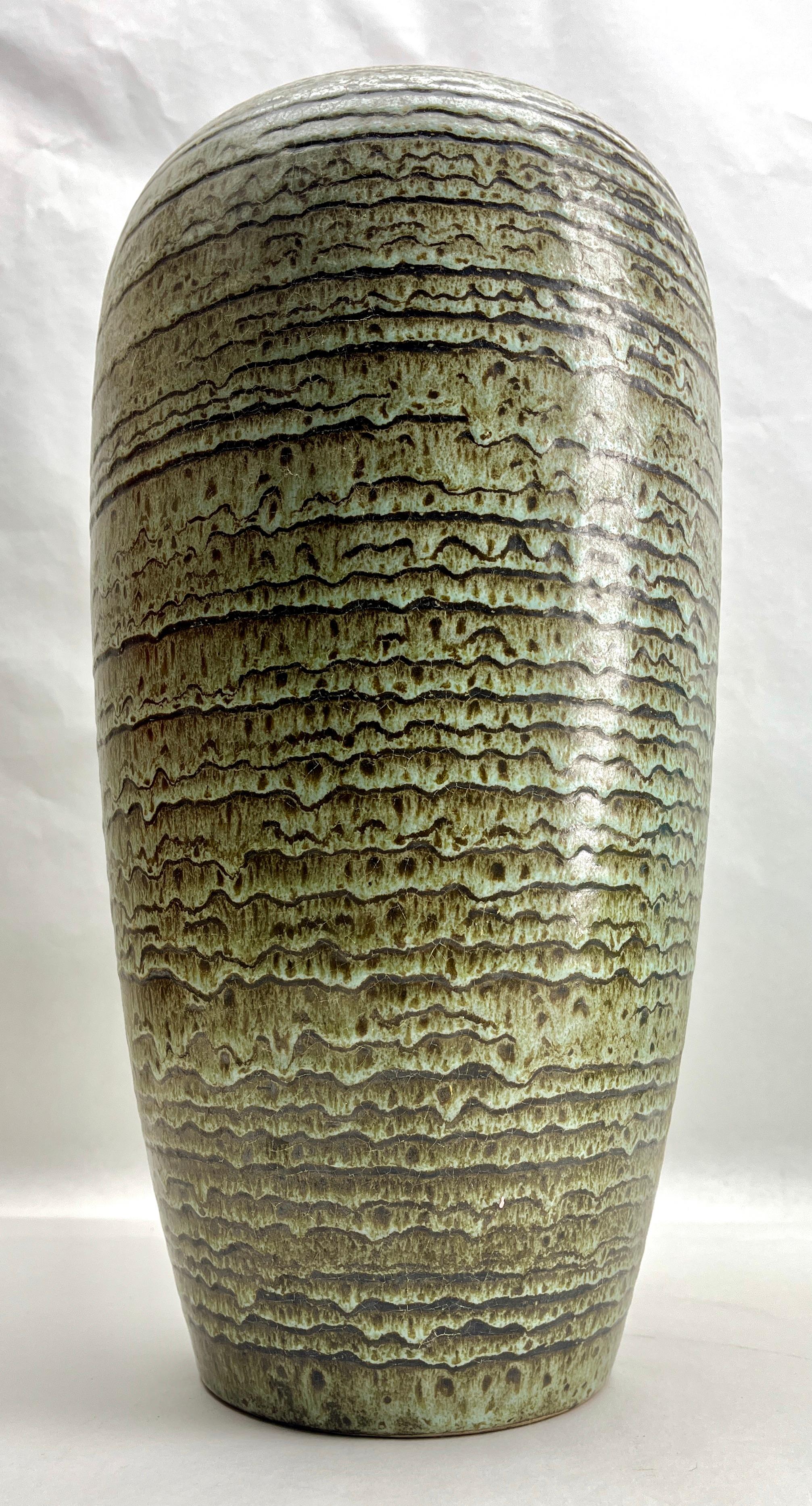 Vintage-Vase, markiert W Germany Label Jasba Keramik, ausgezeichneter Zustand im Zustand „Gut“ im Angebot in Verviers, BE