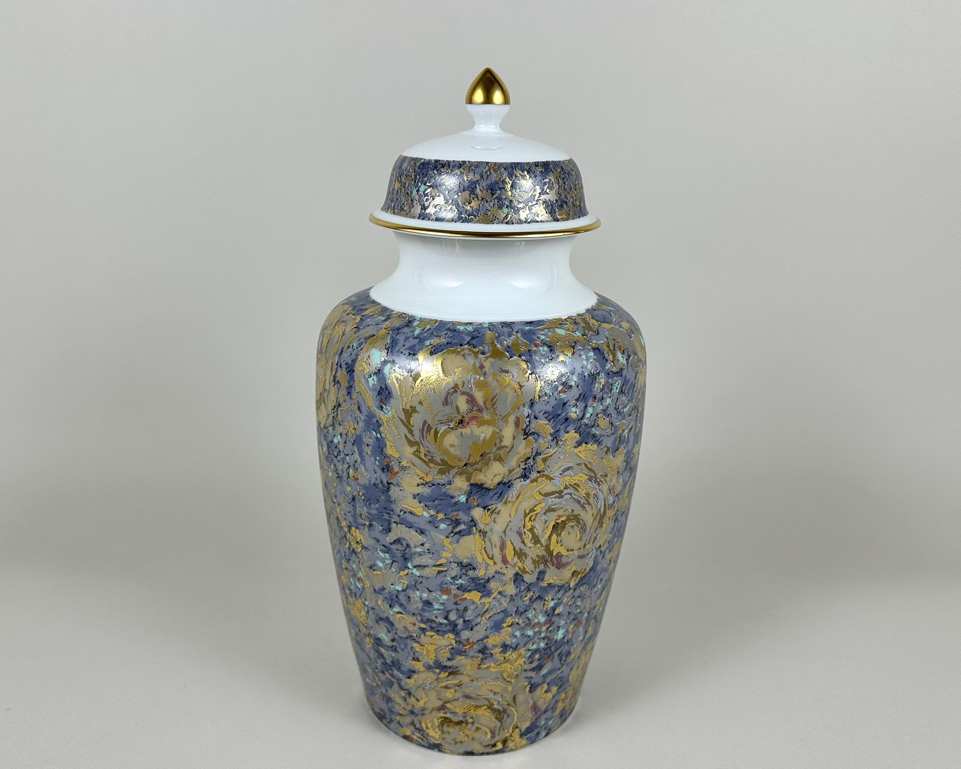 Mid-Century Modern Vase Kaiser, grande urne de table avec couvercle, Allemagne en vente