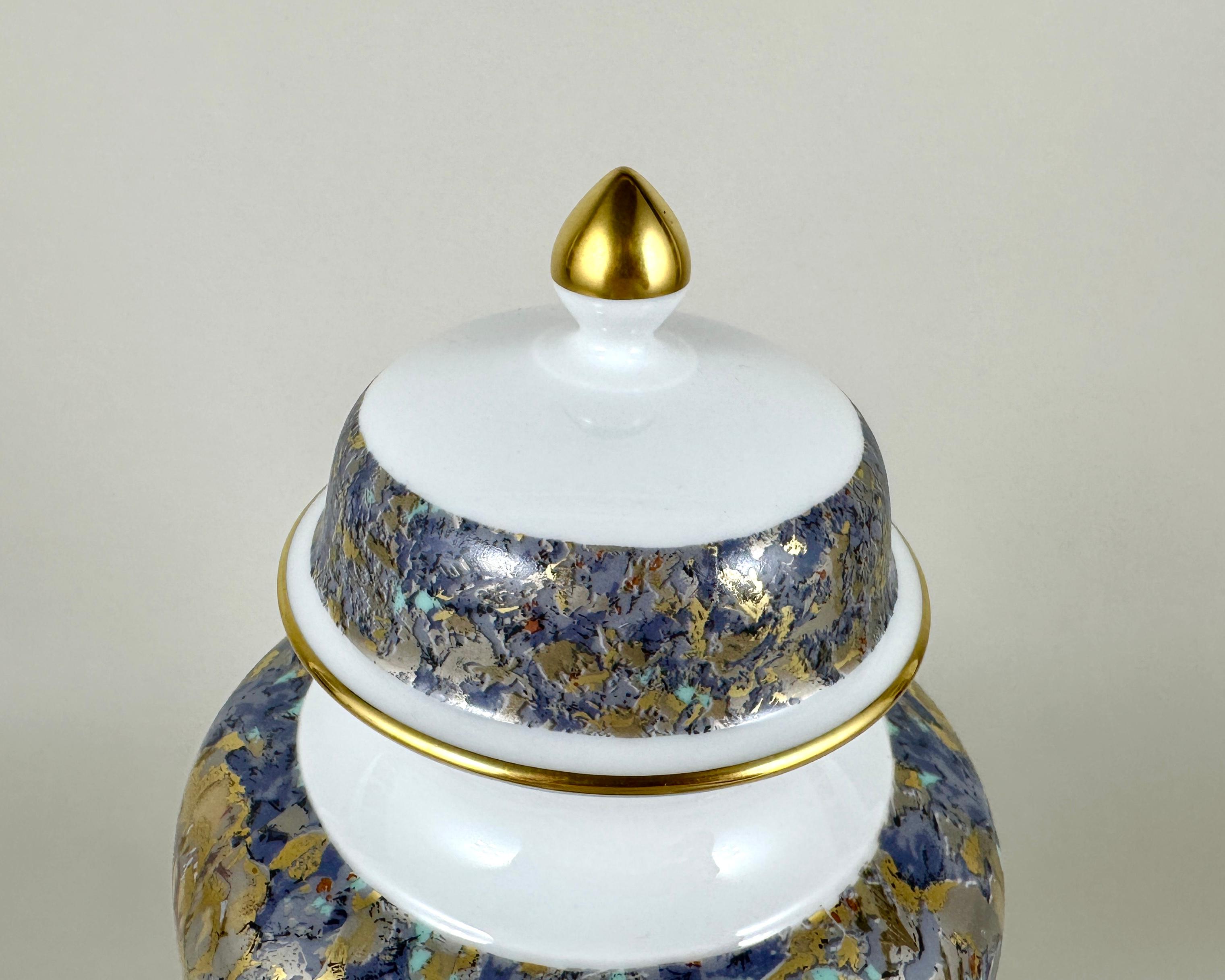 Fin du 20e siècle Vase Kaiser, grande urne de table avec couvercle, Allemagne en vente