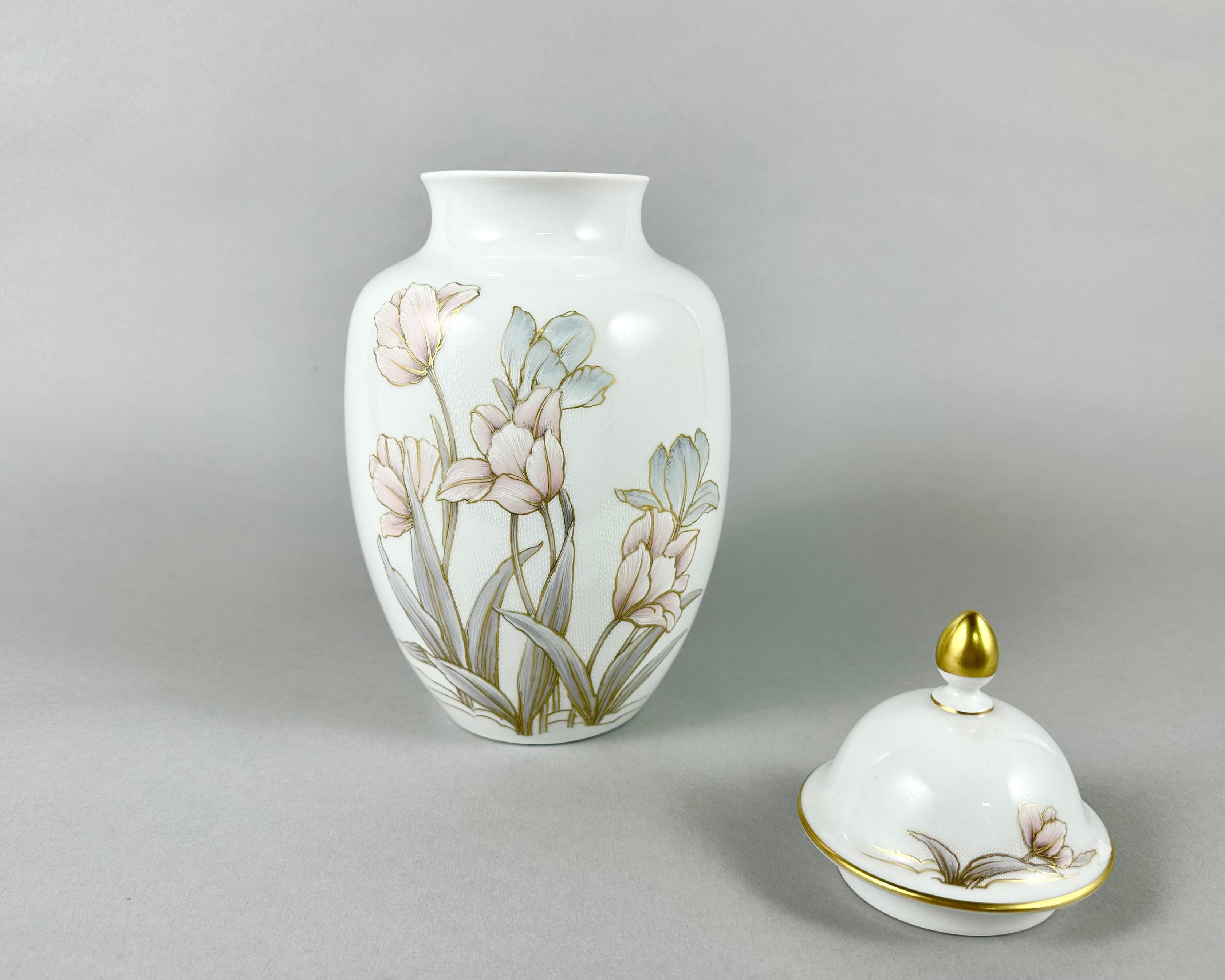 Late 20th Century Vintage Vase /Urn With Lid by Kaiser Eleonore Series Design K.Nossek Germany  For Sale