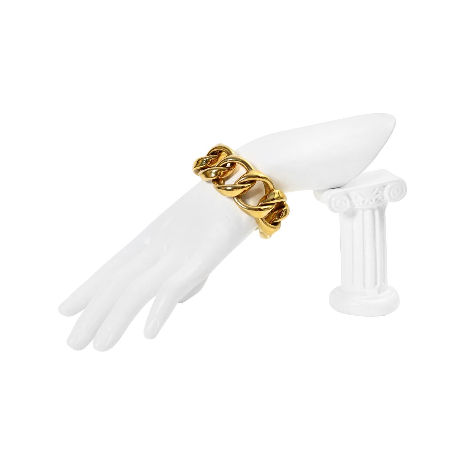 Moderno Vintage VB Heavy Gold Tone Link Bracelet Circa 1990s in vendita