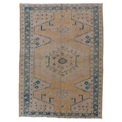 Vintage Veece-Teppich aus Veece mit halb offenem Feld und einem Medaillon in der Mitte