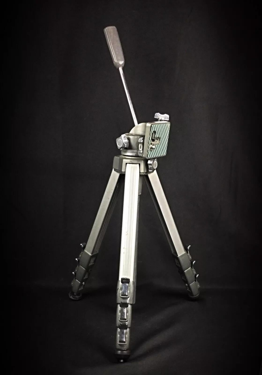 Treppiede telescopico Velbon vintage - Altezza massima 110 cm - 2Y262 in vendita 4