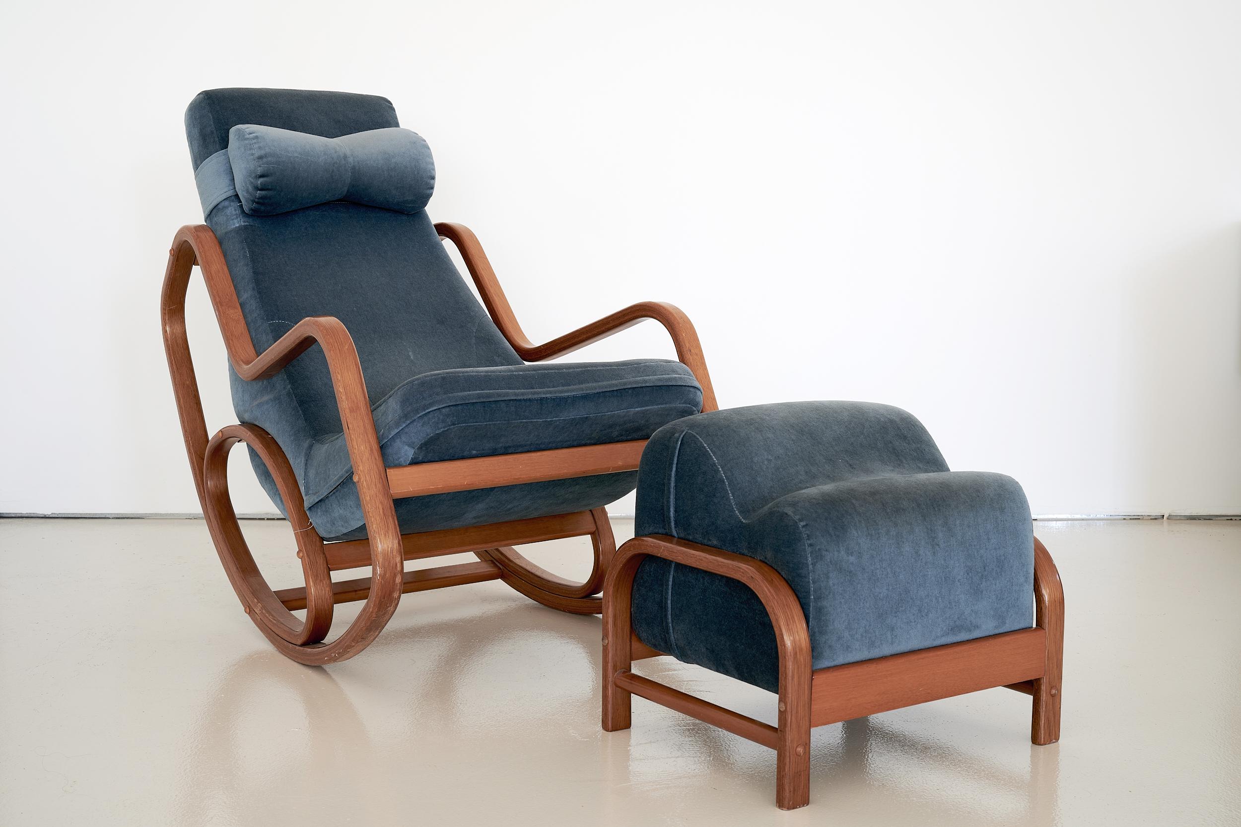 Post 1950s, believed to be 1970s

Manufactured by BioForm Seating Systems

Solid bentwood frame. Two area of small wear and a few very light scratches consistent with age. (see photos)

Head rest pillow is adjustable and can be easily slid up