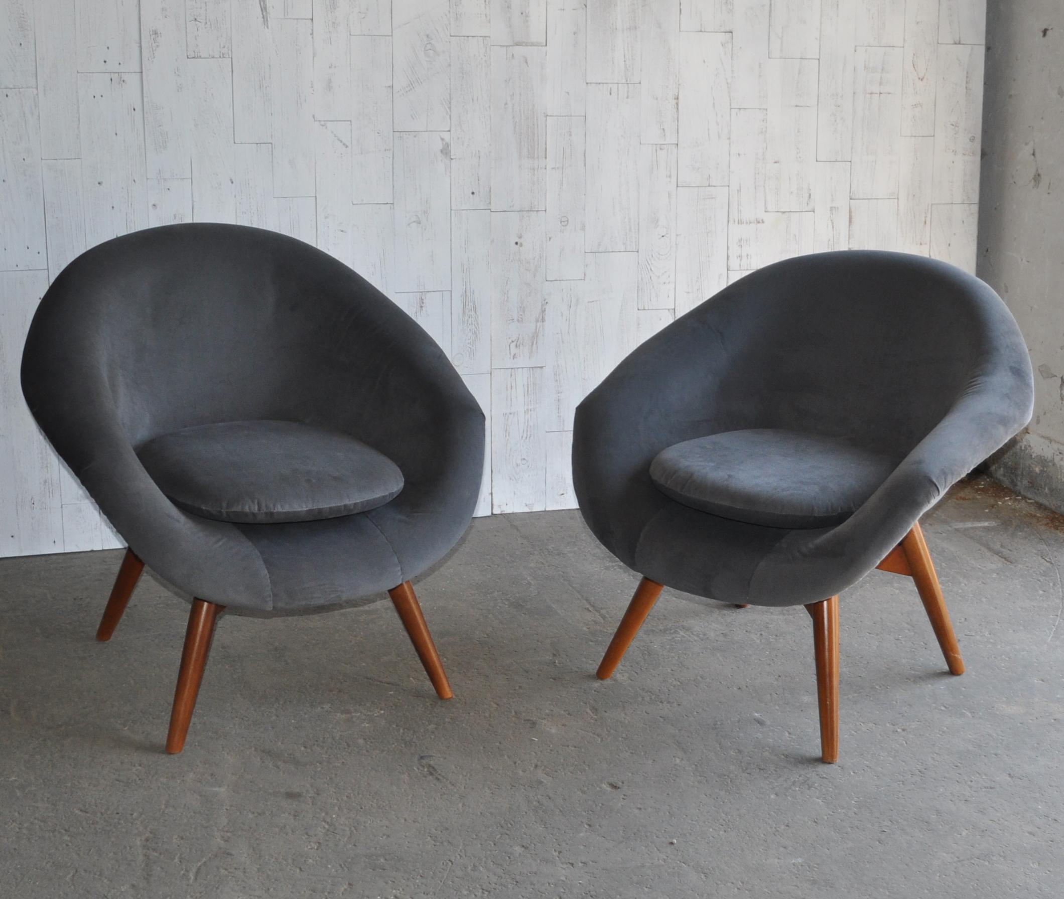 Vintage Velvet Chairs by Miroslav Navratil 1950s Set of 2 In Good Condition For Sale In Lábatlan, HU