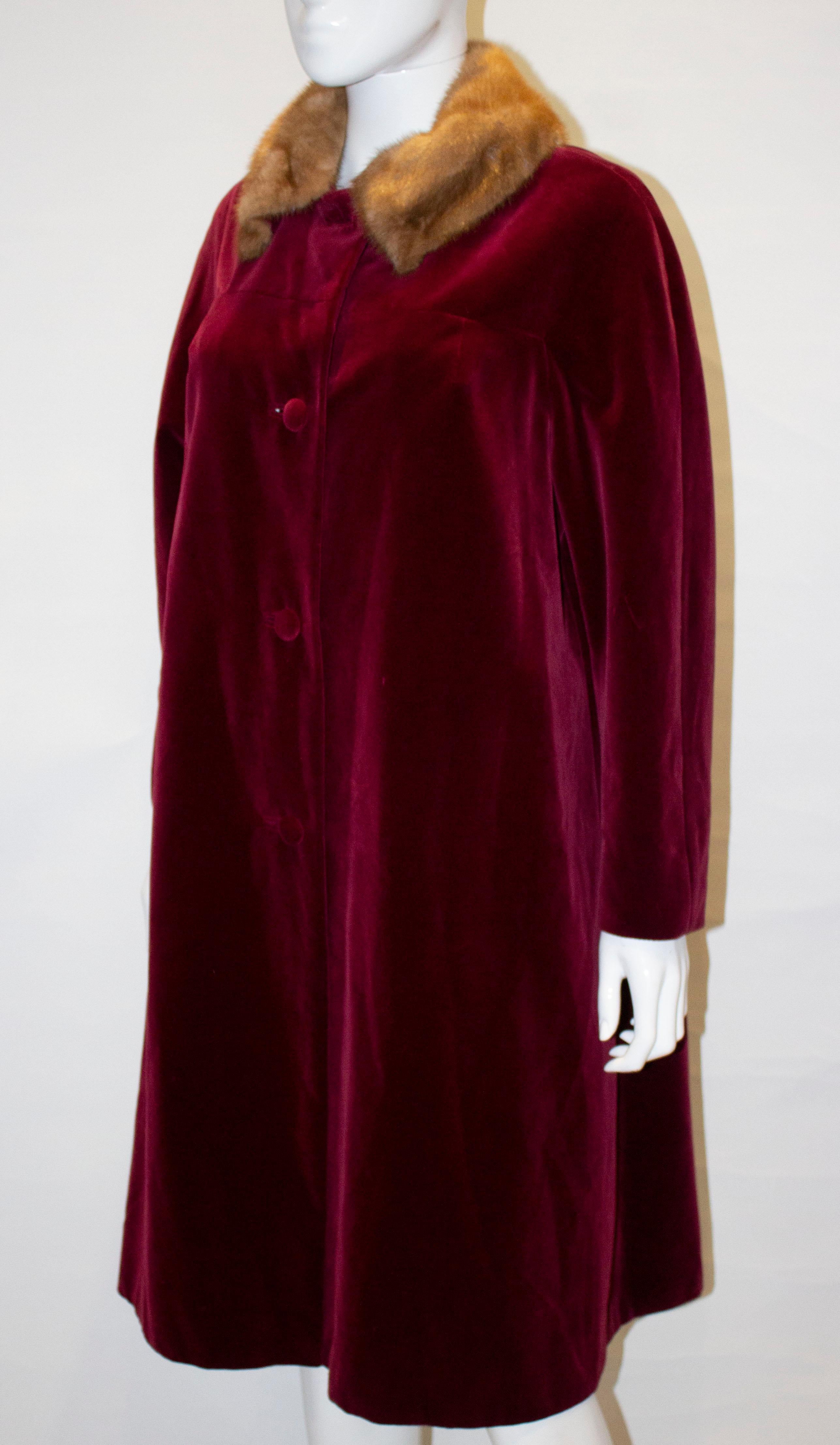 Mantel aus Samt mit Nerzkragen Vintage im Zustand „Gut“ im Angebot in London, GB