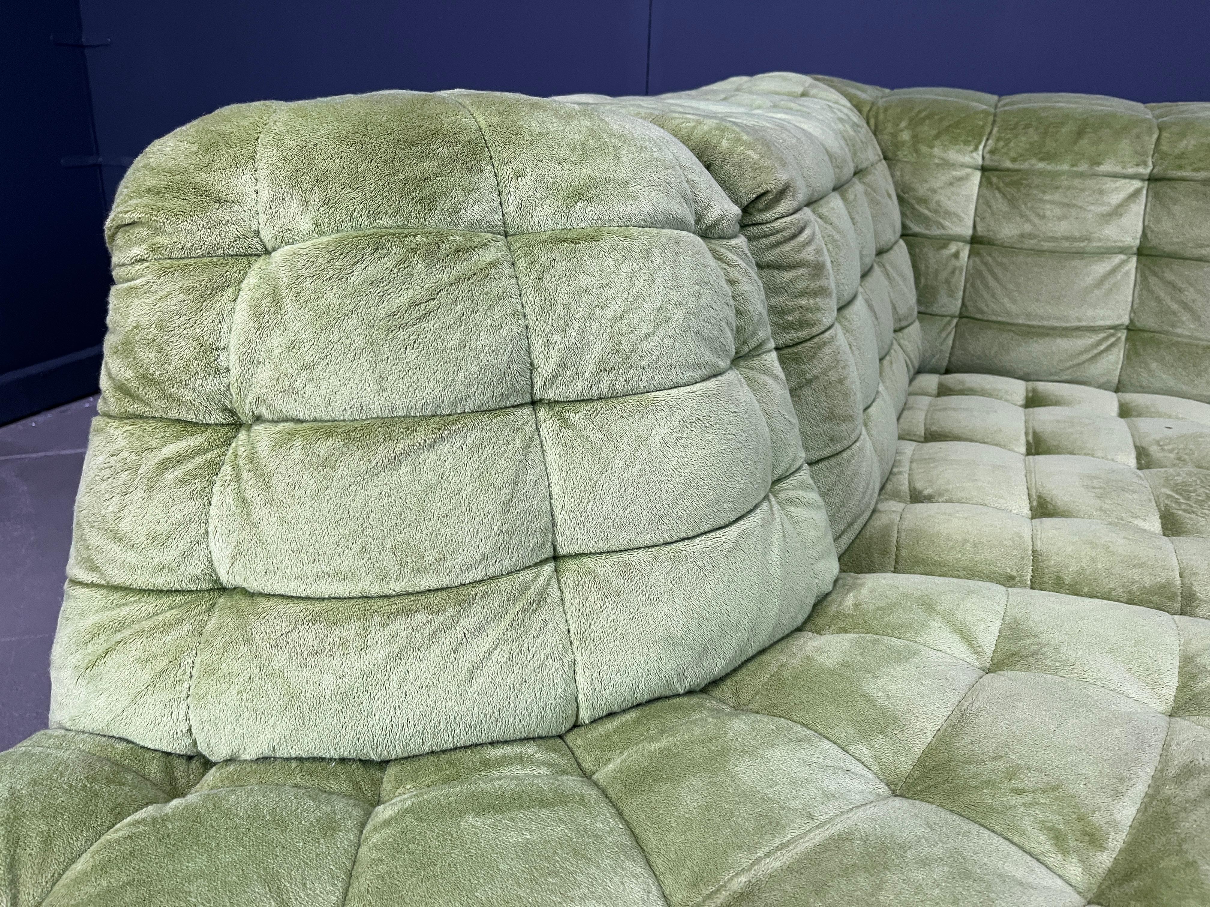 Vintage velvet modular sofa by Laauser, 1970s In Good Condition For Sale In Leuven, Vlaams Gewest
