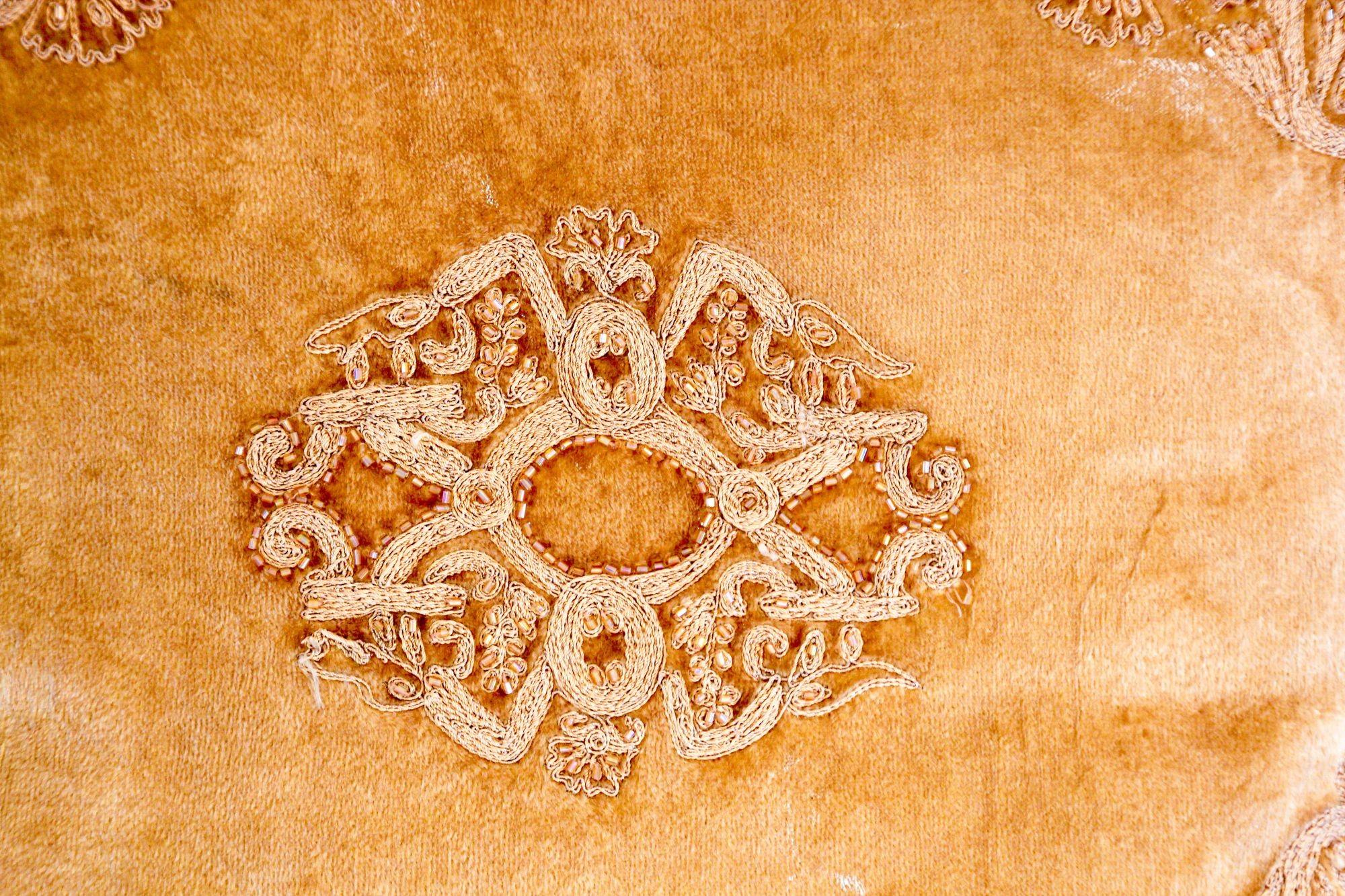 Vintage Velvet pillow tan color, embroidered with Moorish designs in gold and beige with glass beads on a central medallion and corners.
Great decorative Moorish style throw pillow to add to your Baroque, Bohemian or Moroccan decor.