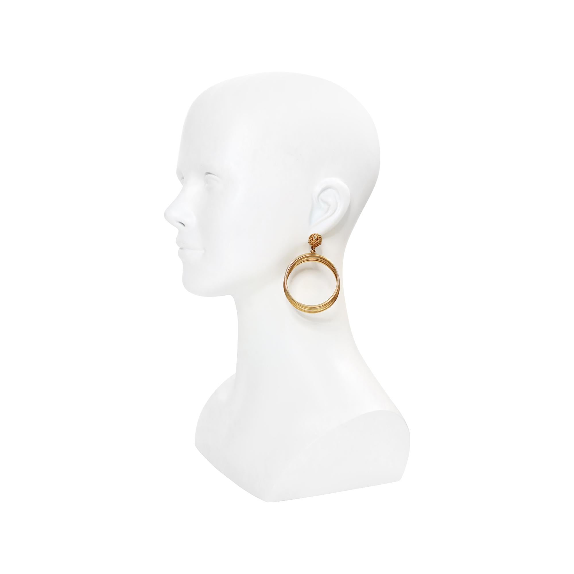 Pendientes de aro colgantes Vintage Vendome Large Slinky, años 80 Moderno en venta