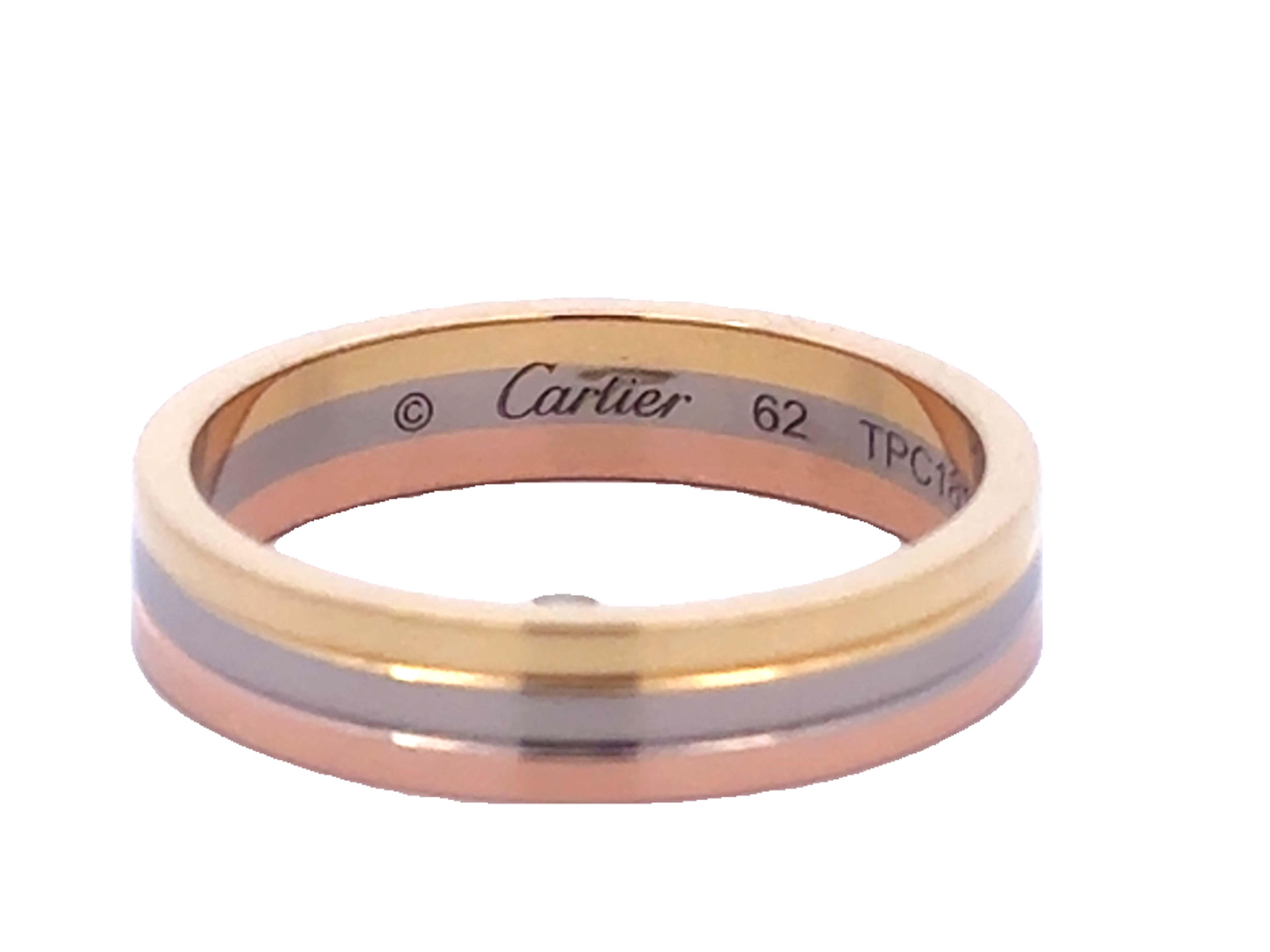 Spezifikationen:

Marke: Cartier

Modell: Vendôme Louis Cartier Ehering 

Metall: 18K Weiß-, Gelb- und Roségold

Ringbreite: 4,8 mm

Größe: Euro 62, US 10

Gesamtgewicht: 7,5 Gramm

Gestempelt: 