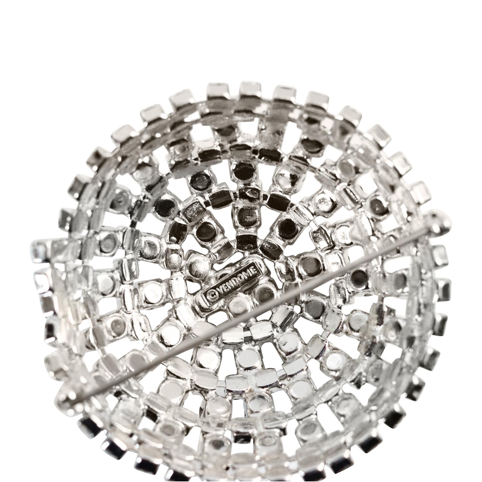 Broche vintage Vendome con cúpula de diamantes de imitación Circa 1960s 4