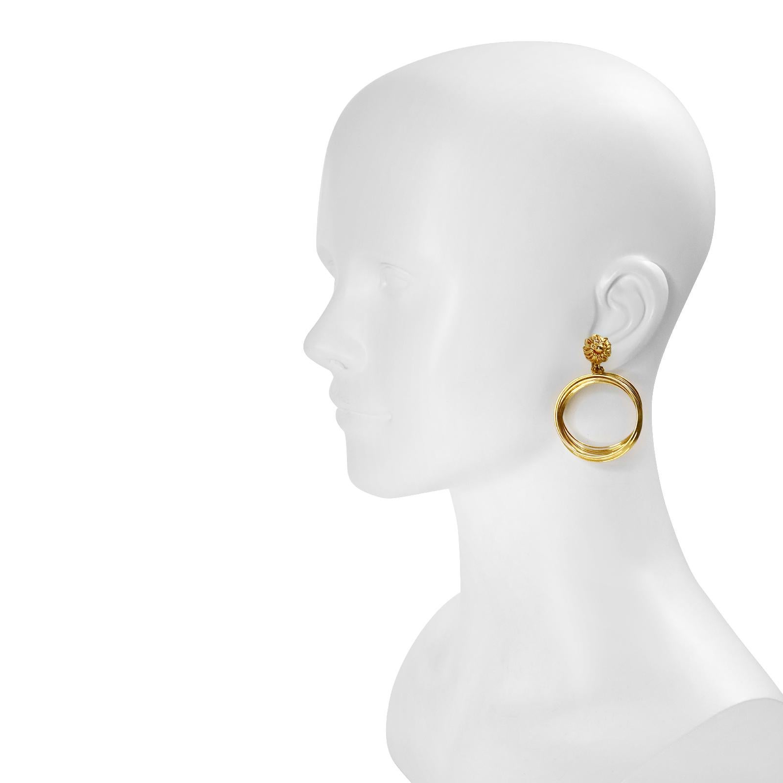 Pendientes de aro colgantes Vintage Vendome Slinky. Tienen un aspecto divino. Engancha. Tienen un aspecto fabuloso y es difícil expresarlo con palabras. Es como si cobraran vida. Son profundos, por lo que cuando los llevas puestos parecen