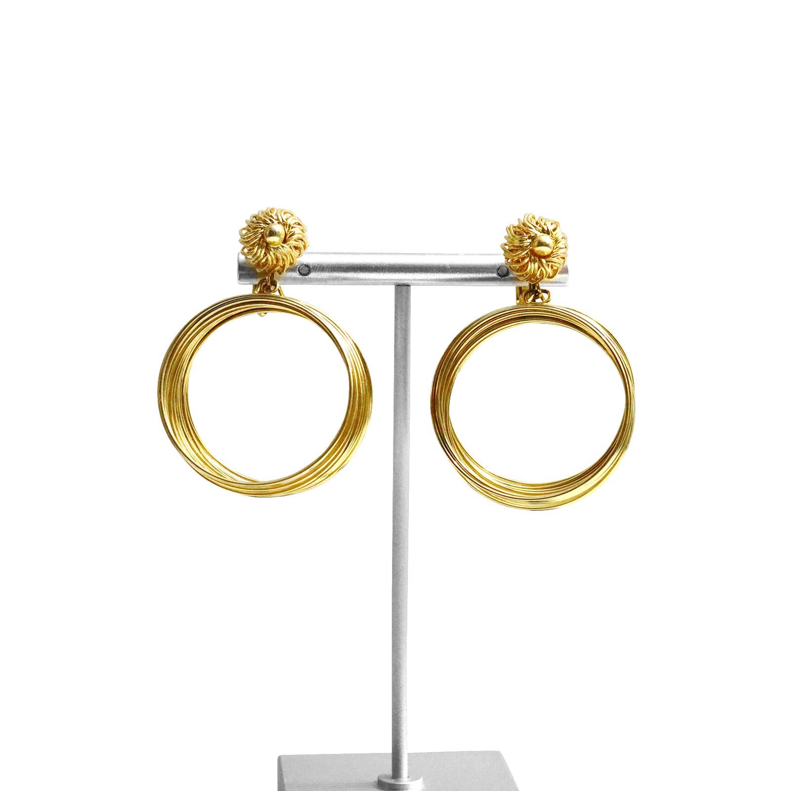 Vintage Vendome Slinky Dangling Hoop Earrings, circa 1980s In Good Condition For Sale In New York, NY
