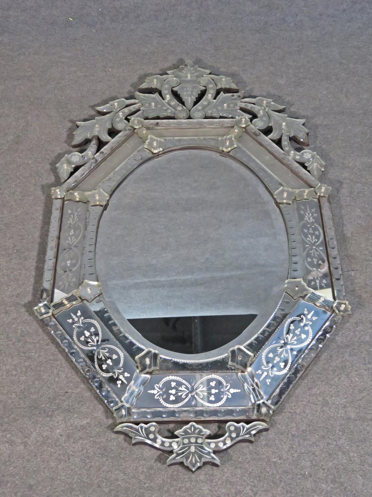 Mid-20th Century Vintage Venetian Italian Ecthed Glass Wall Mirror Circa 1950s 