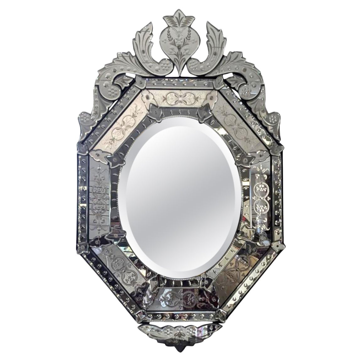 Specchio da parete inciso veneziano italiano d
epoca