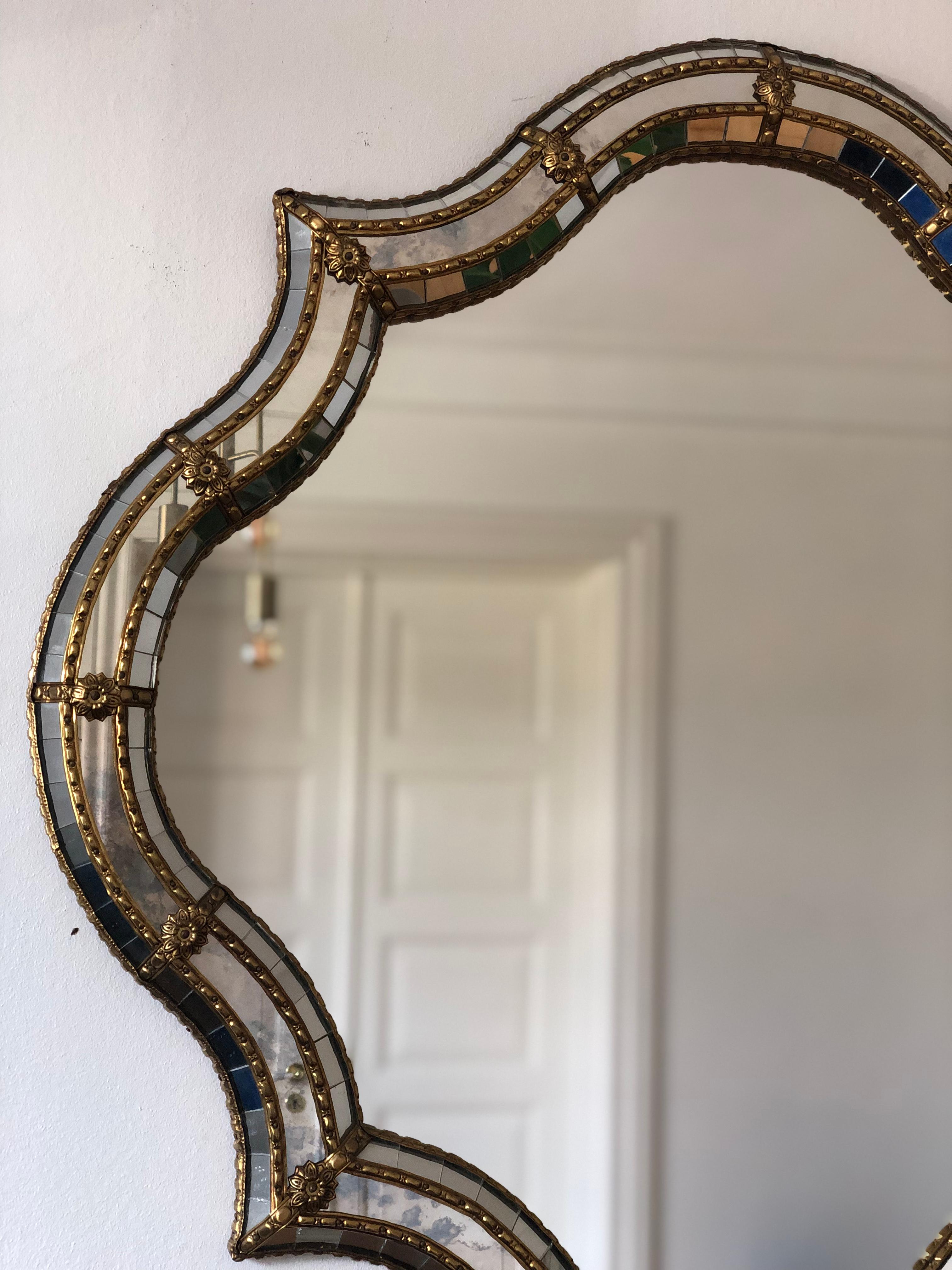 Espejo vintage veneciano grande Hollywood Regency en oro España años 90 finales del siglo XX en venta